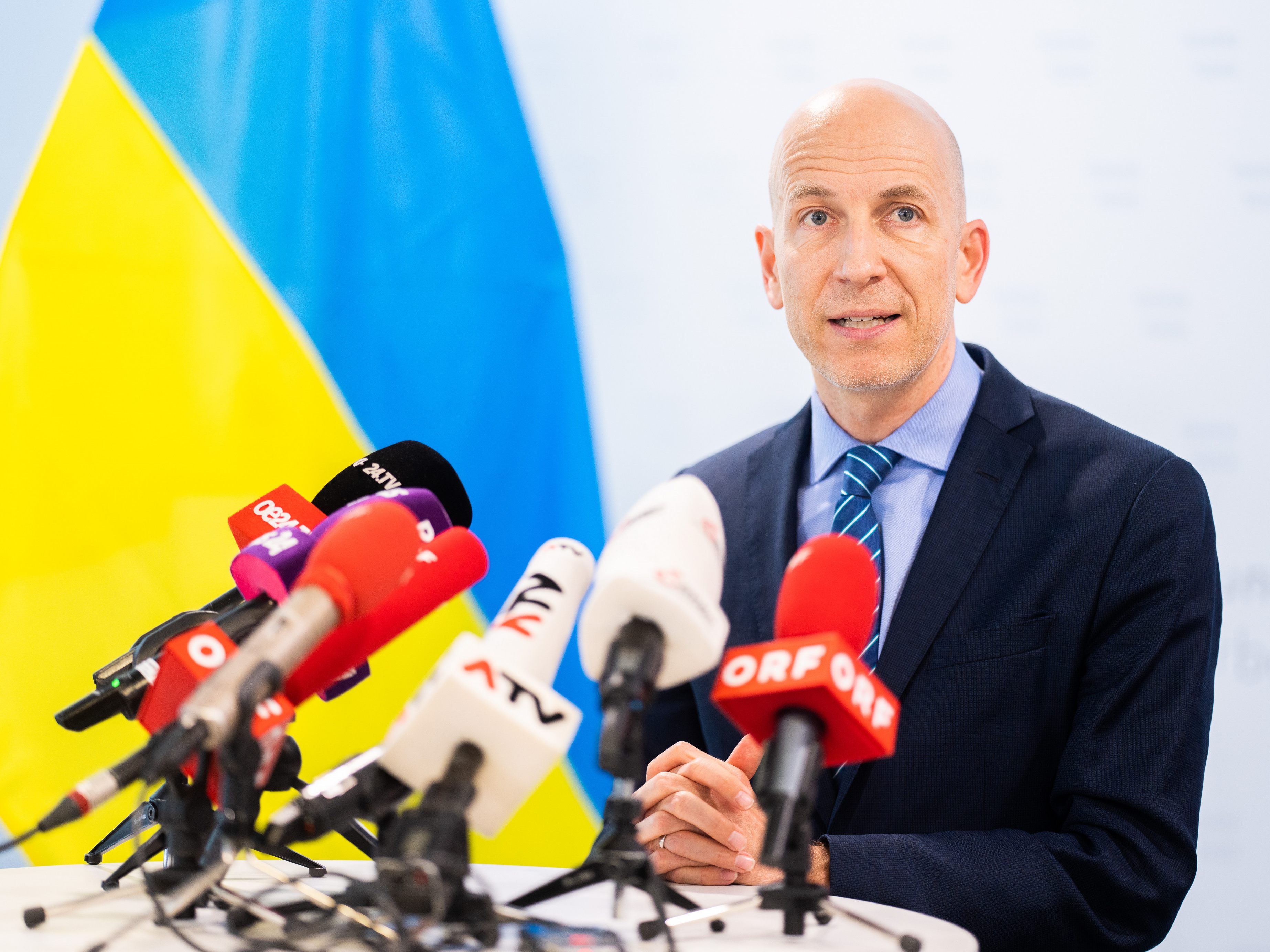 Arbeitsminister Martin Kocher hat über die Auswirkungen des Ukraine-Krieges auf den Arbeitsmarkt gesprochen