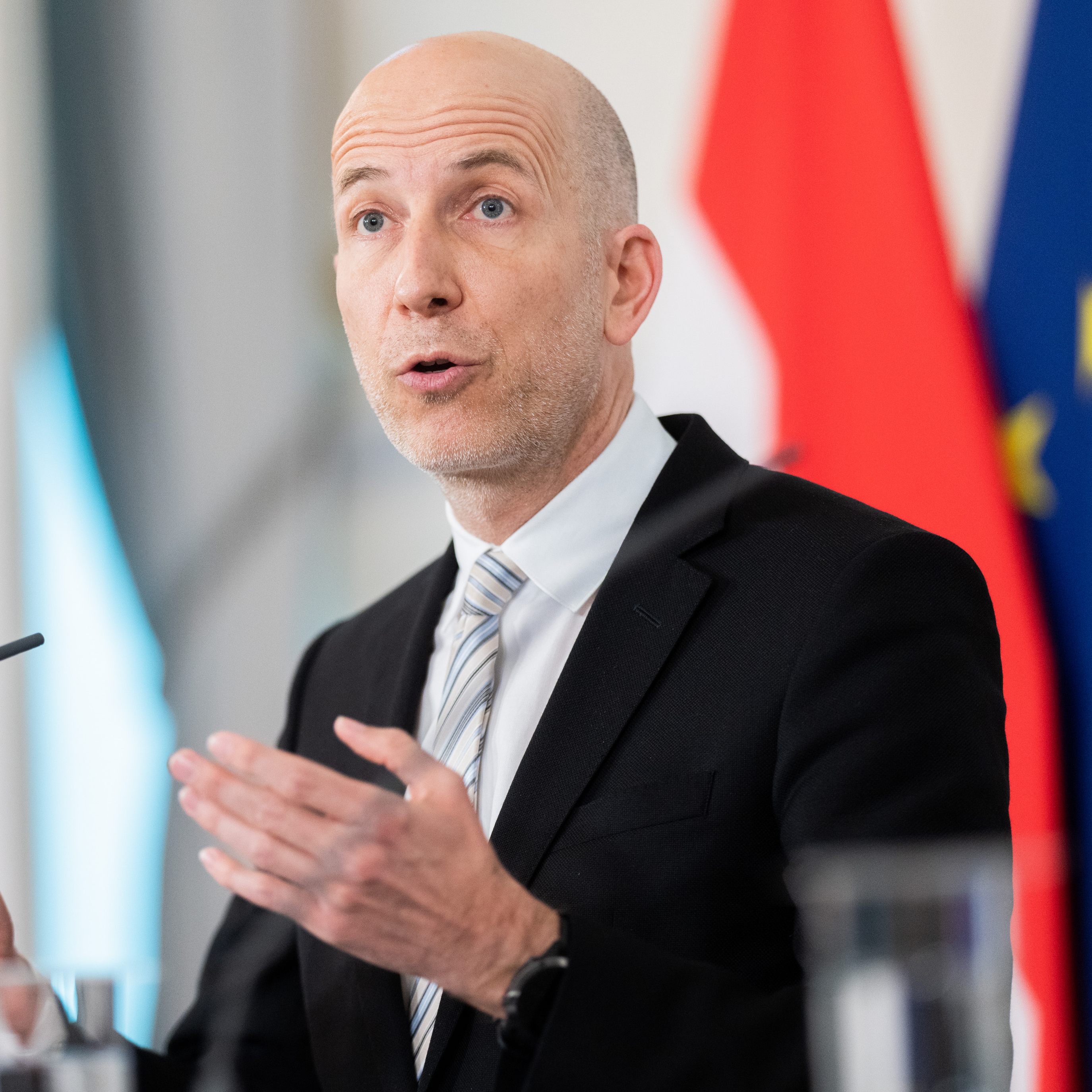 Arbeitsminister Martin Kocher und Umweltministerin Leonore Gewessler präsentierten eine Initiative für grüne Jobs.