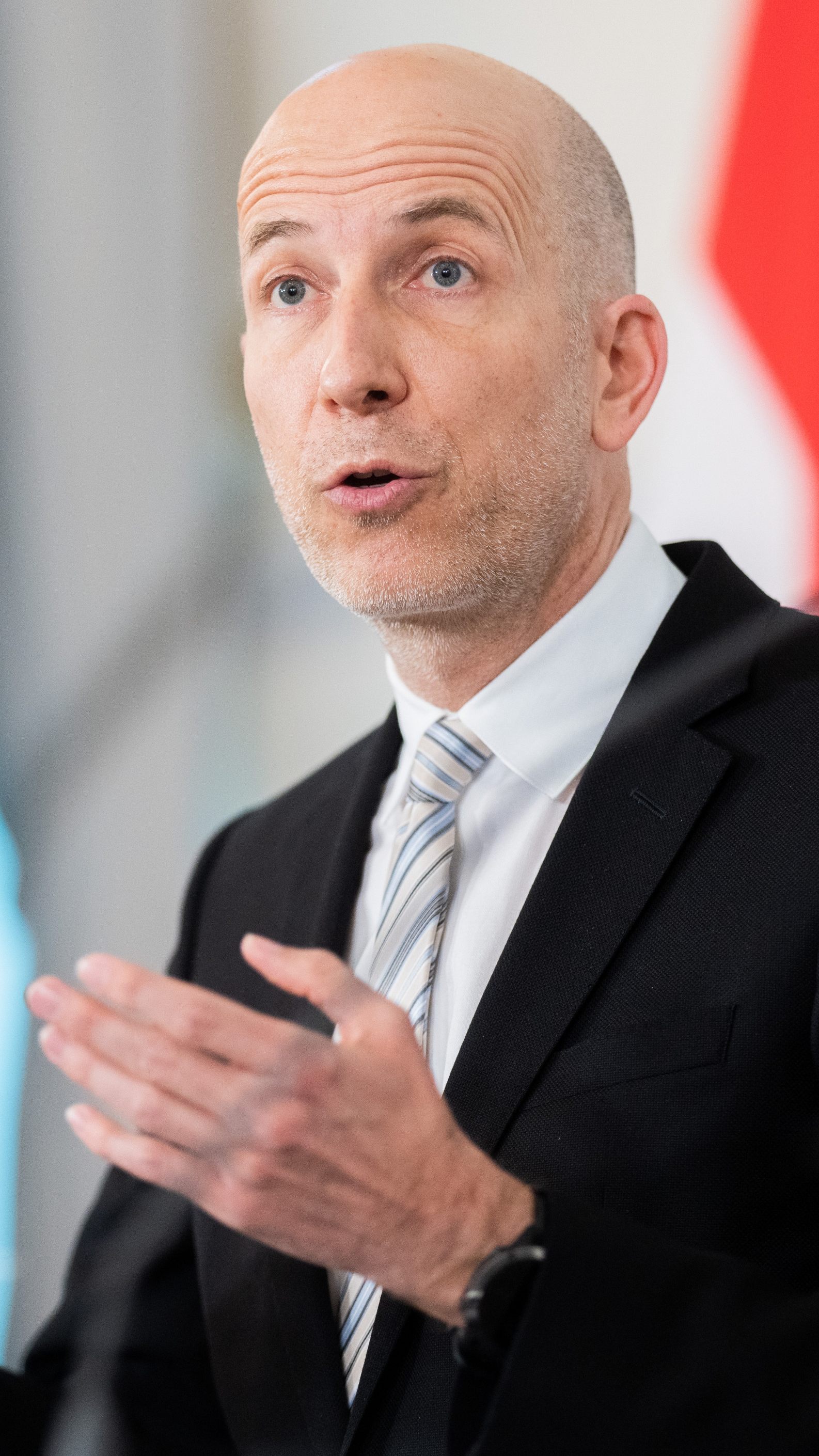 Arbeitsminister Martin Kocher und Umweltministerin Leonore Gewessler präsentierten eine Initiative für grüne Jobs.