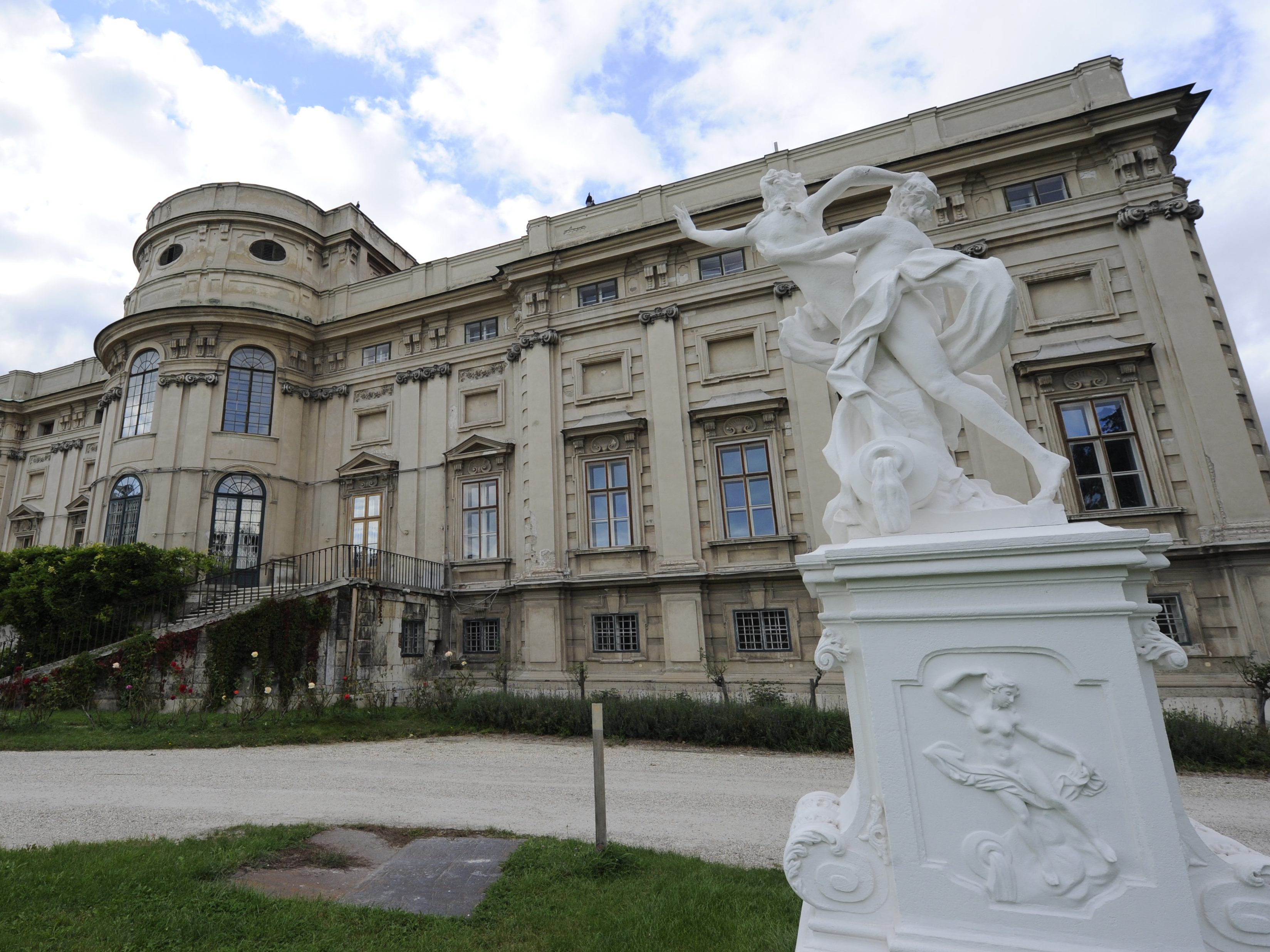 Bei Bauarbeiten am Palais Schwarzenberg in Wien waren am 28. Juli 2021 zwei Arbeiter bei einem Unfall ums Leben gekommen.