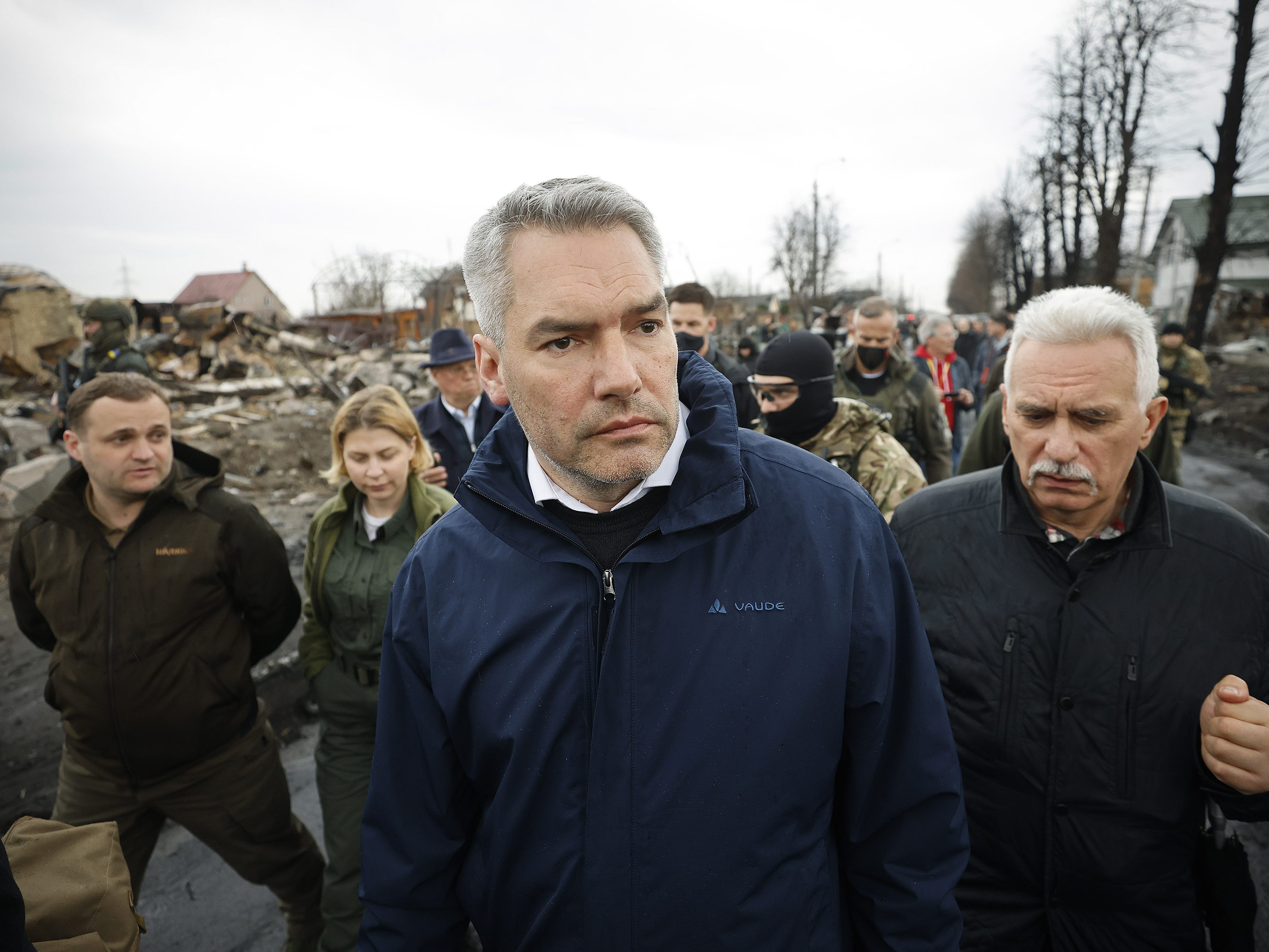 Kanzler Nehammer konnte sich in Butscha von den Grausamkeiten des Kriegs ein Bild machen. Kanzler Nehammer konnte sich in Butscha von den Grausamkeiten des Kriegs ein Bild machen.