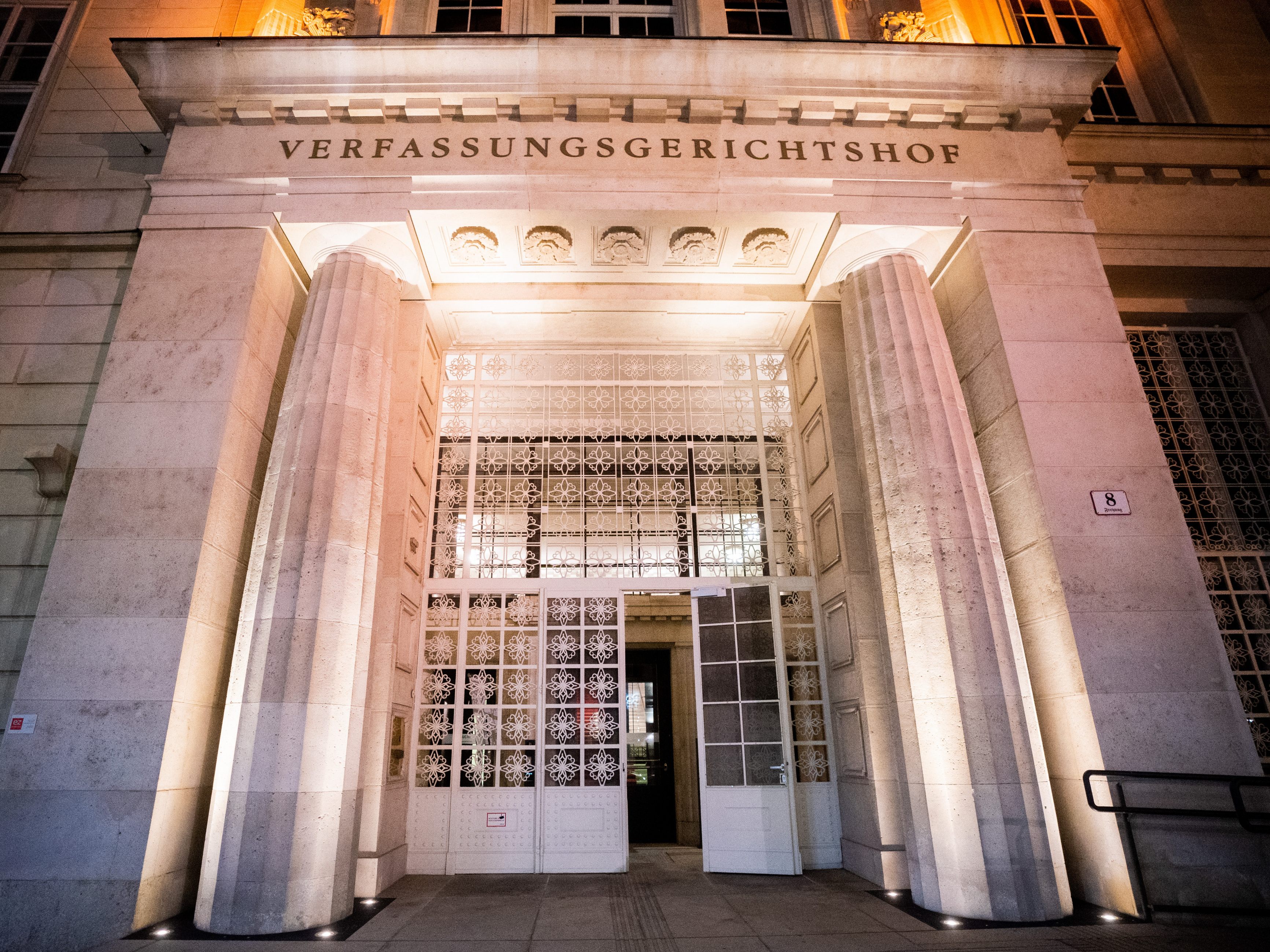 Der Verfassungsgerichtshof befand das Verbot einer kurdischen Demonstration für verfassungswidrig. Der Verfassungsgerichtshof befand das Verbot einer kurdischen Demonstration für verfassungswidrig.