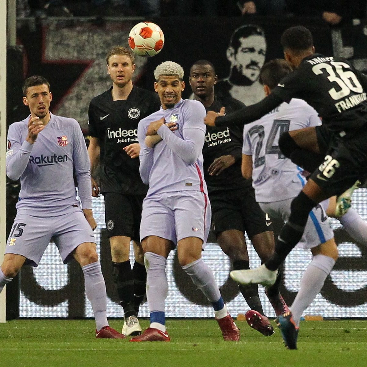 Knauff brachte Frankfurt mit seinem Traumtor mit 1:0 in Führung.