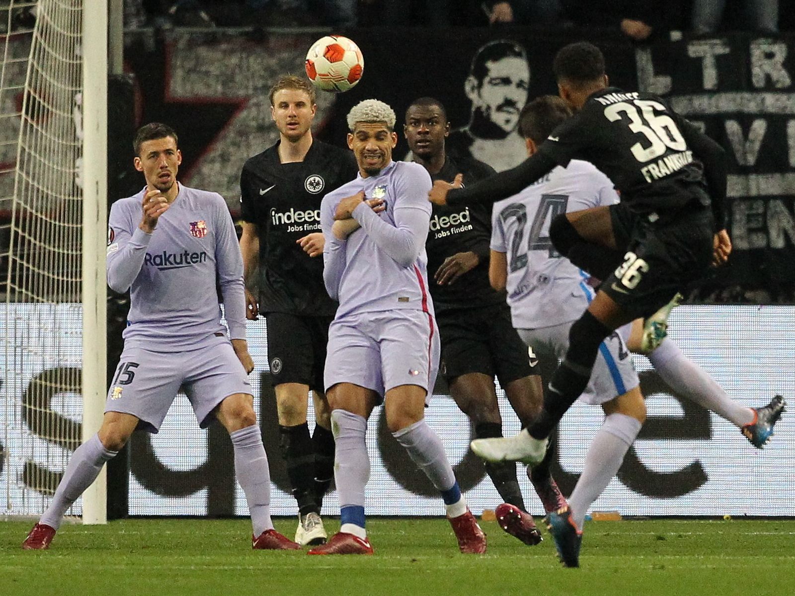 Knauff brachte Frankfurt mit seinem Traumtor mit 1:0 in Führung.