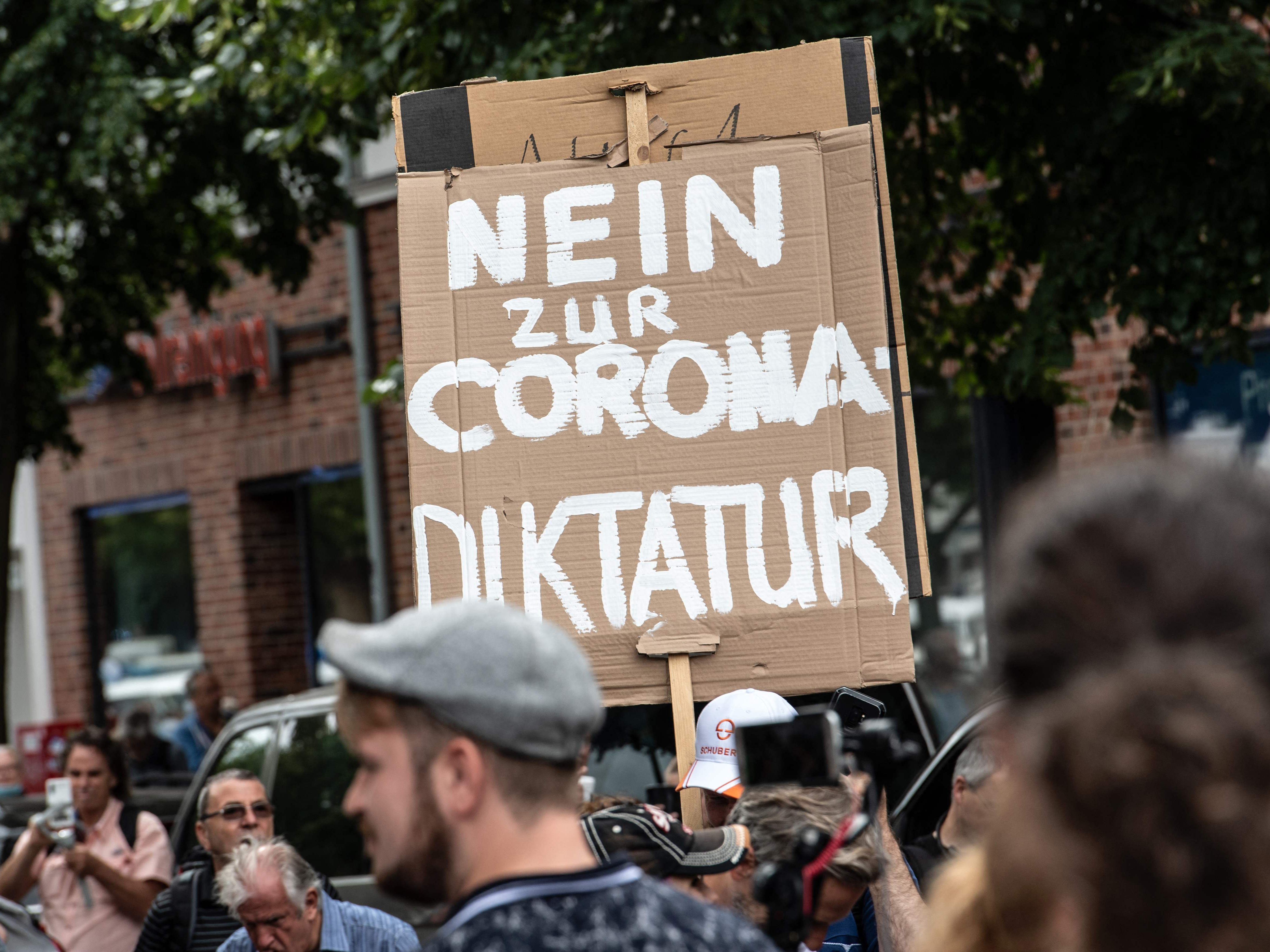 Bei Demos gegen die Corona-Maßnahmen in Deutschland kommt es oft zu Angriffe auf Journalisten.