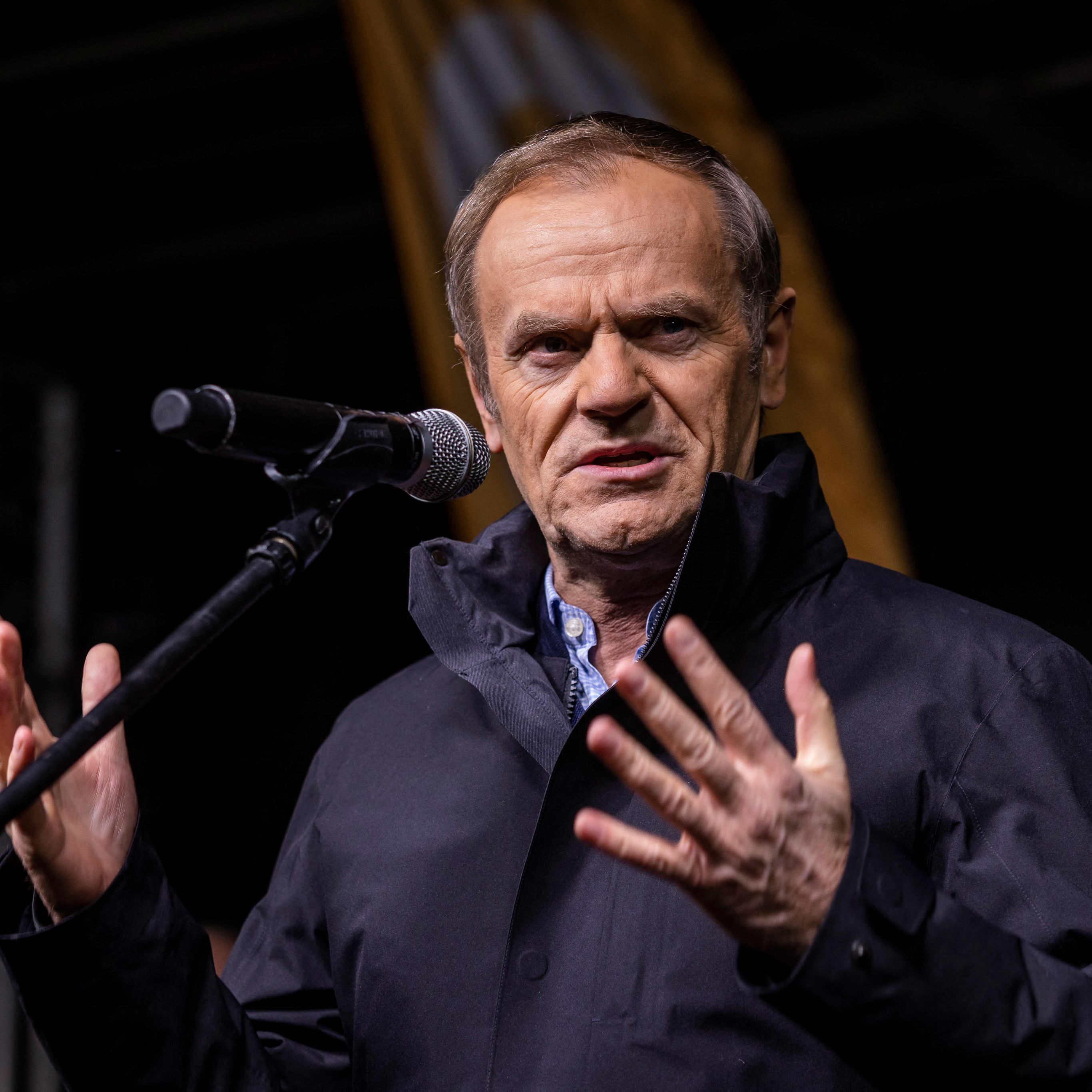 Europa Press: Tusk wirft Österreich vor, sich für Gas-Zahlung in "Rubelzone" begeben zu haben.