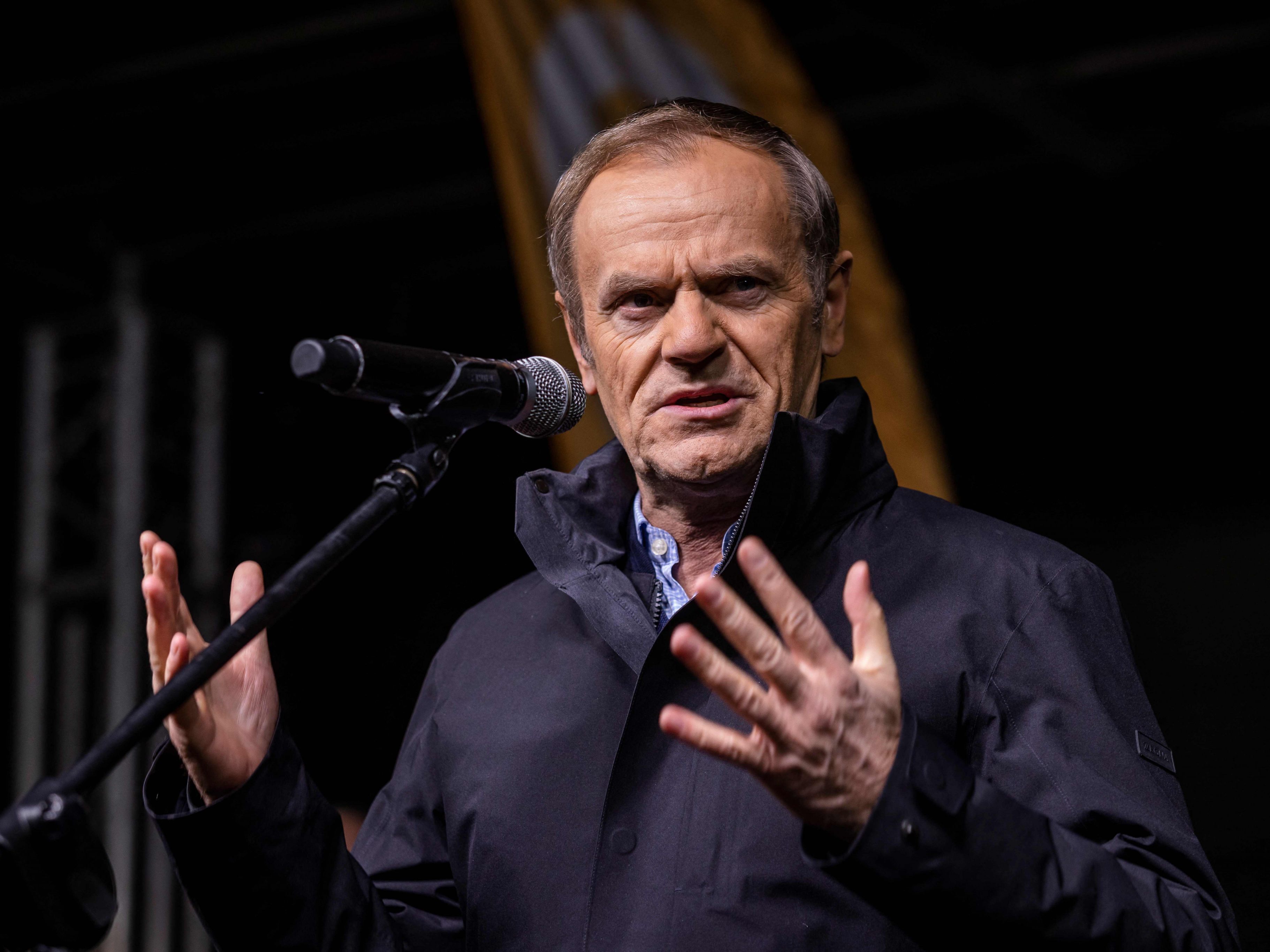 Europa Press: Tusk wirft Österreich vor, sich für Gas-Zahlung in "Rubelzone" begeben zu haben.