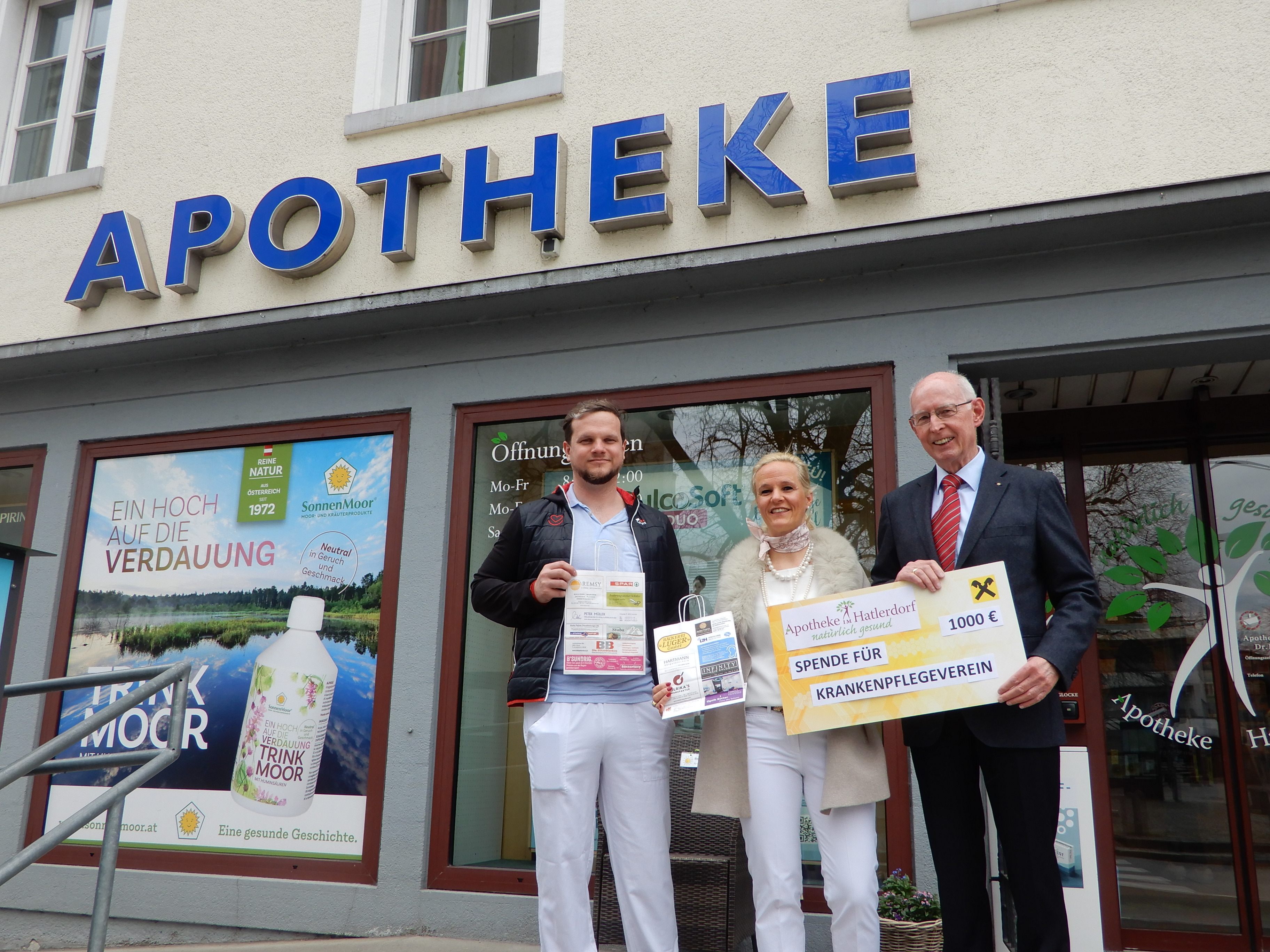 KPV Dornbirn-Obmann Heinz Wohlgenannt und Diplomkrankenpfleger Daniel Lauterer bedankten sich bei Dr. Silvia Rief-Kirsch für die großzügige Spende.