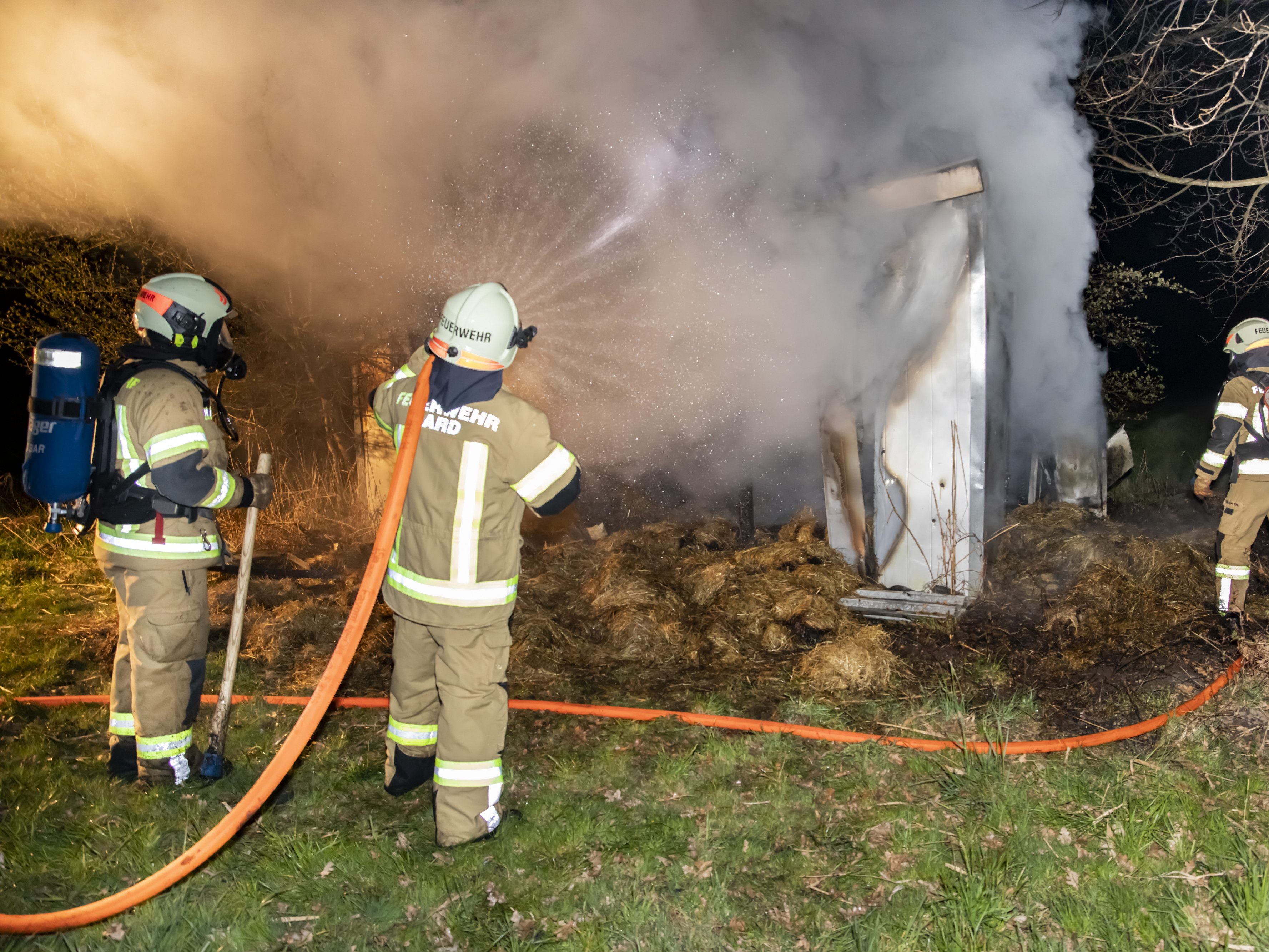 Brandstiftung könne laut Polizei nicht ausgeschlossen werden.