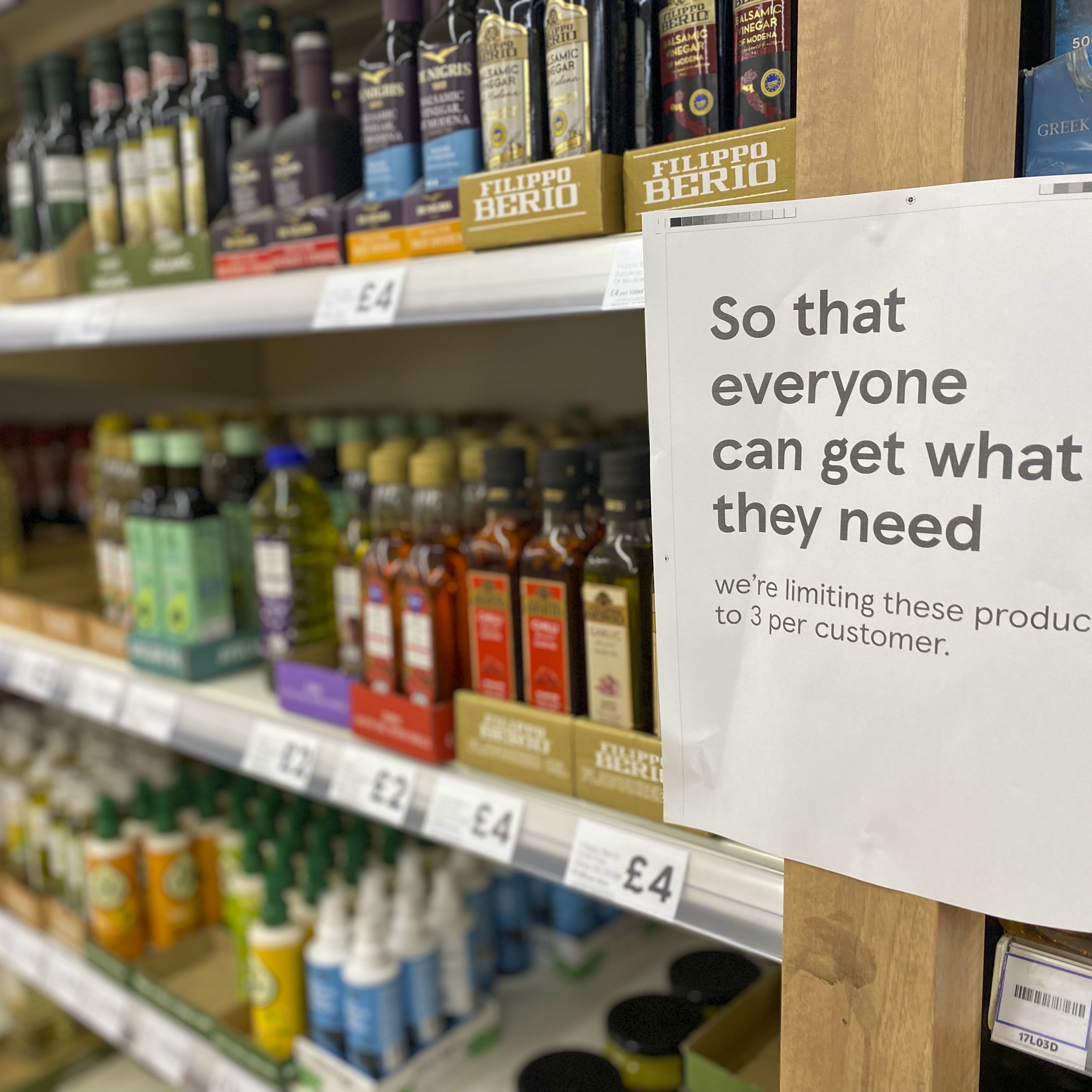 Hohe Lebenskosten in Großbritannien - Einzelhändler senken Preise.