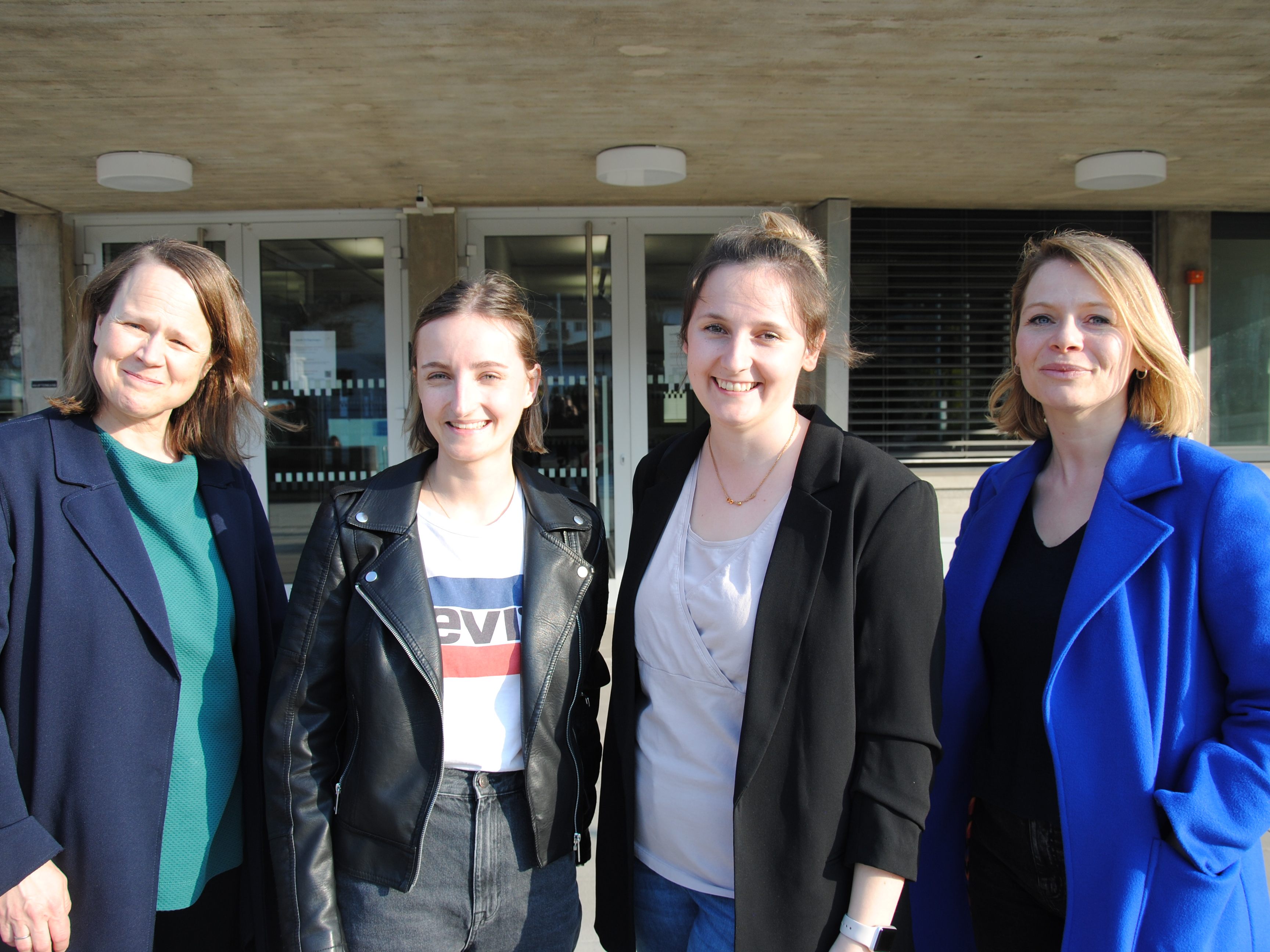 Sabine Benzer (PH Vorarlberg), Angelika Lampert (Studierende PH Vorarlberg), Patricia Mark (Studierende PH Vorarlberg), Melanie Greussing (Double Check Netzwerk). Sabine Benzer (PH Vorarlberg), Angelika Lampert (Studierende PH Vorarlberg), Patricia Mark (Studierende PH Vorarlberg), Melanie Greussing (Double Check Netzwerk).