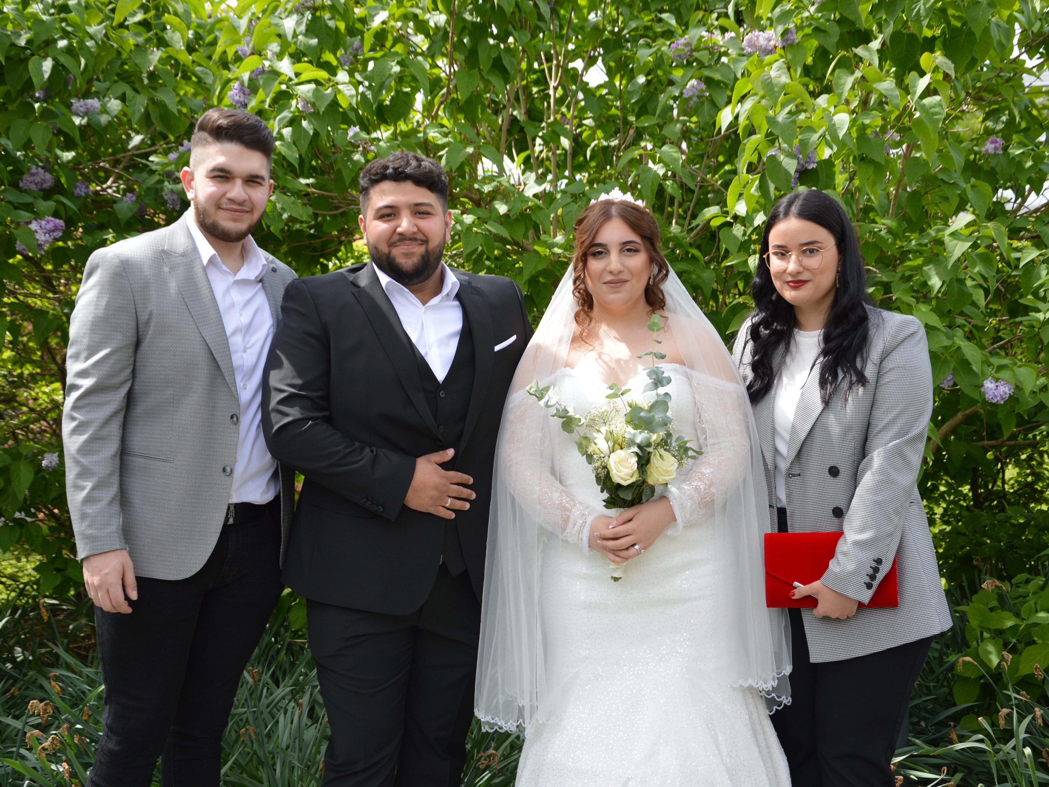 Yonca Celik und Ahmet Günyeli haben geheiratet. Yonca Celik und Ahmet Günyeli haben geheiratet.