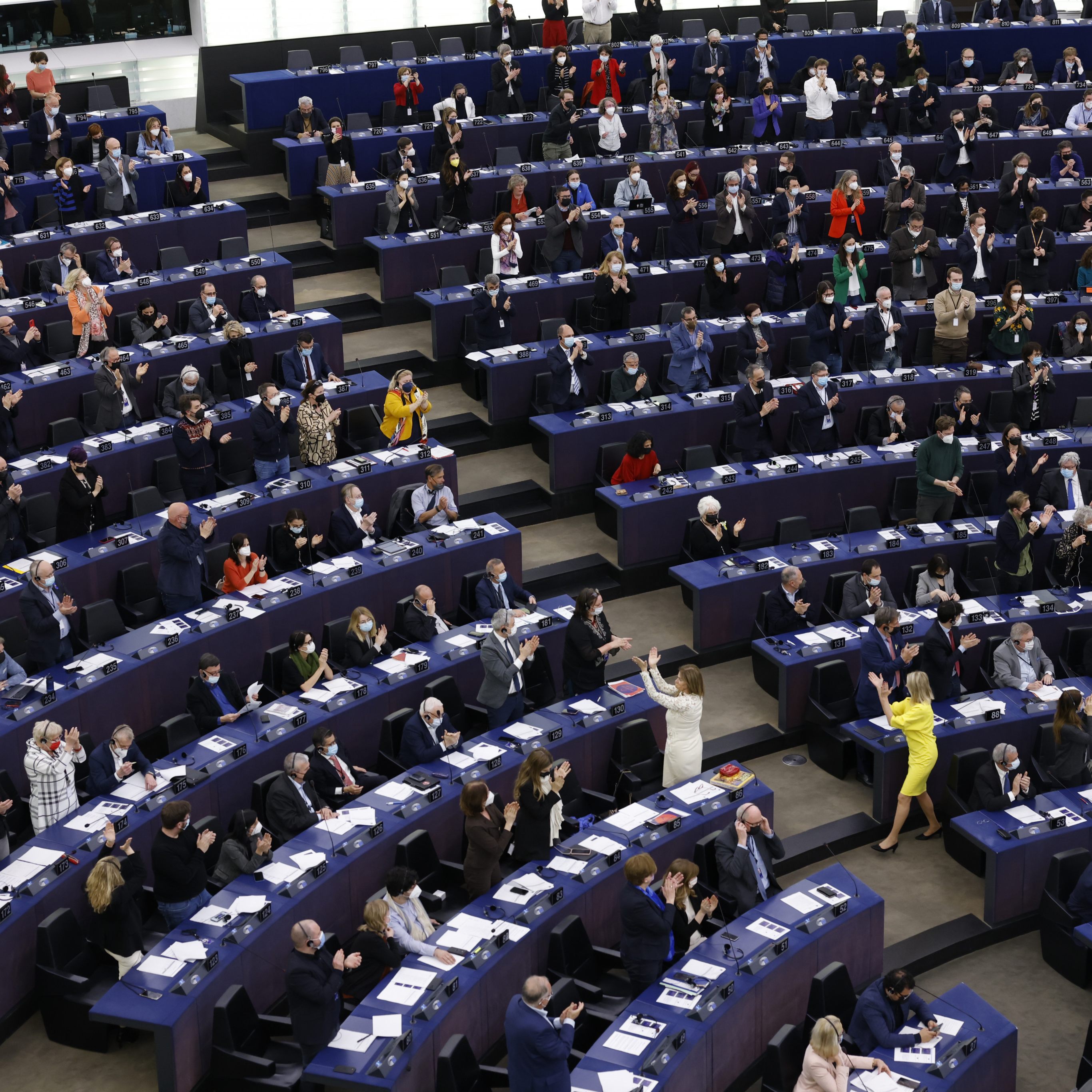 EU-Parlament will mehrheitlich Lieferstopp von russischem Öl, Gas und Kohle.