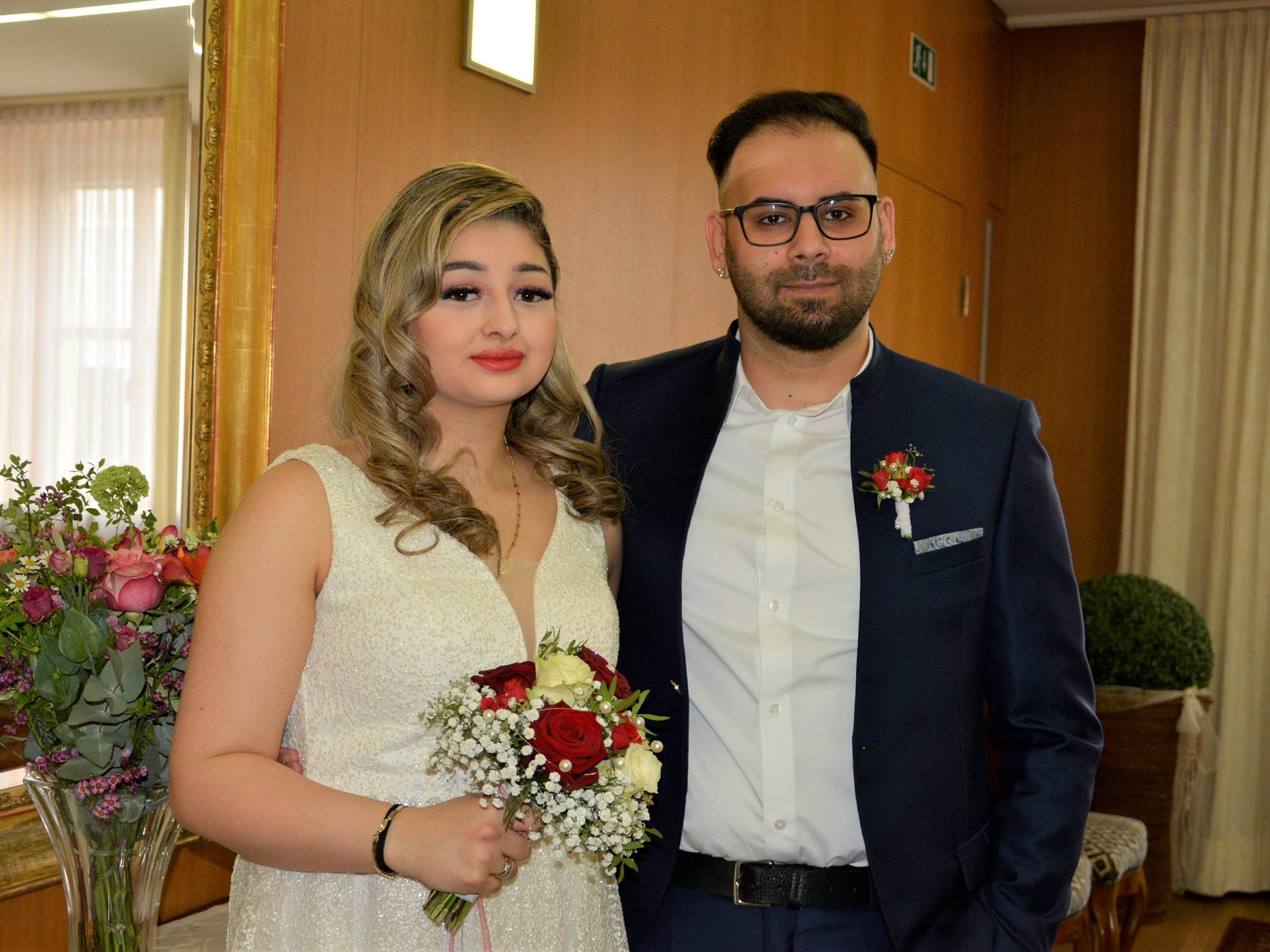 Frisch vermählt, das Brautpaar Jennifer und Mile Bacic. Frisch vermählt, das Brautpaar Jennifer und Mile Bacic.