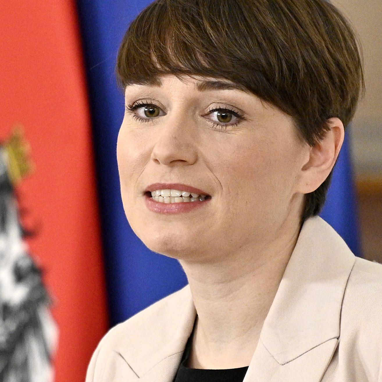 Schlug ihr ein Glas ins Gesicht - Täter von Polizei gestellt.