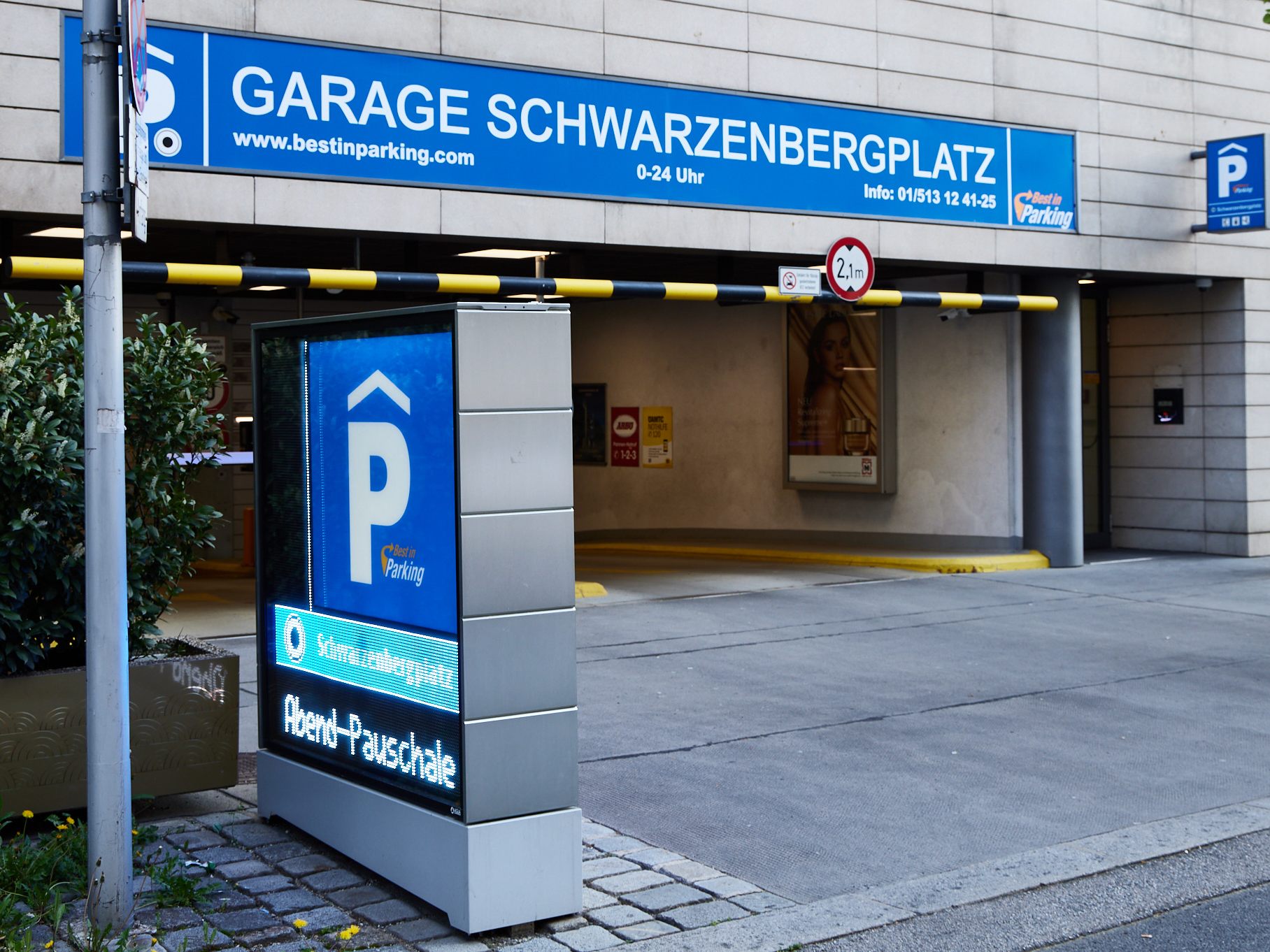 Entspannt ins Theater, Konzert und Restaurant in Wien: Das soll mit der Abendpauschale in 13 Garagen von Best in Parking günstig gelingen Entspannt ins Theater, Konzert und Restaurant in Wien: Das soll mit der Abendpauschale in 13 Garagen von Best in Parking günstig gelingen