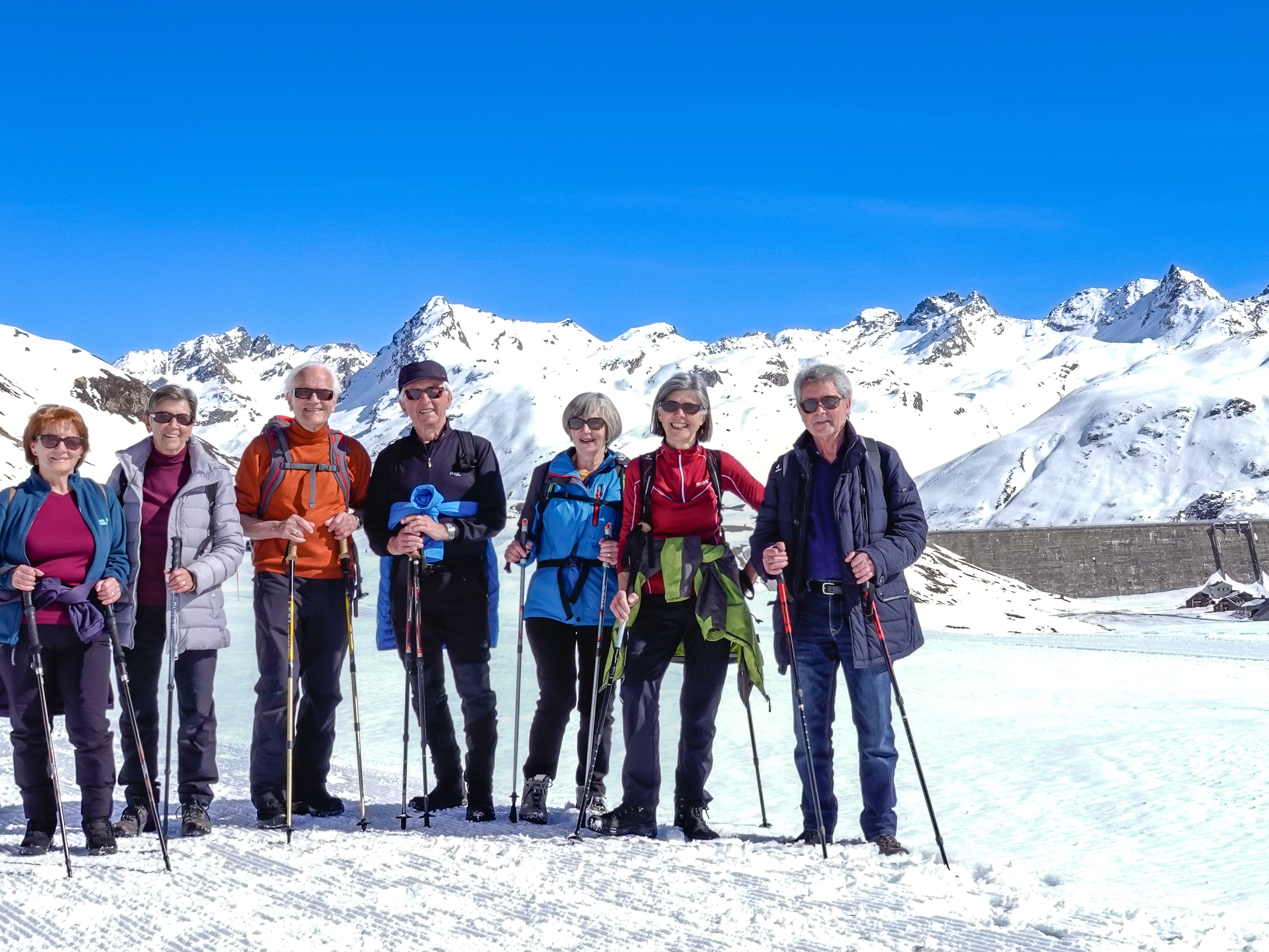 eine von zehn Wandergruppen auf dem Höhenrundweg eine von zehn Wandergruppen auf dem Höhenrundweg