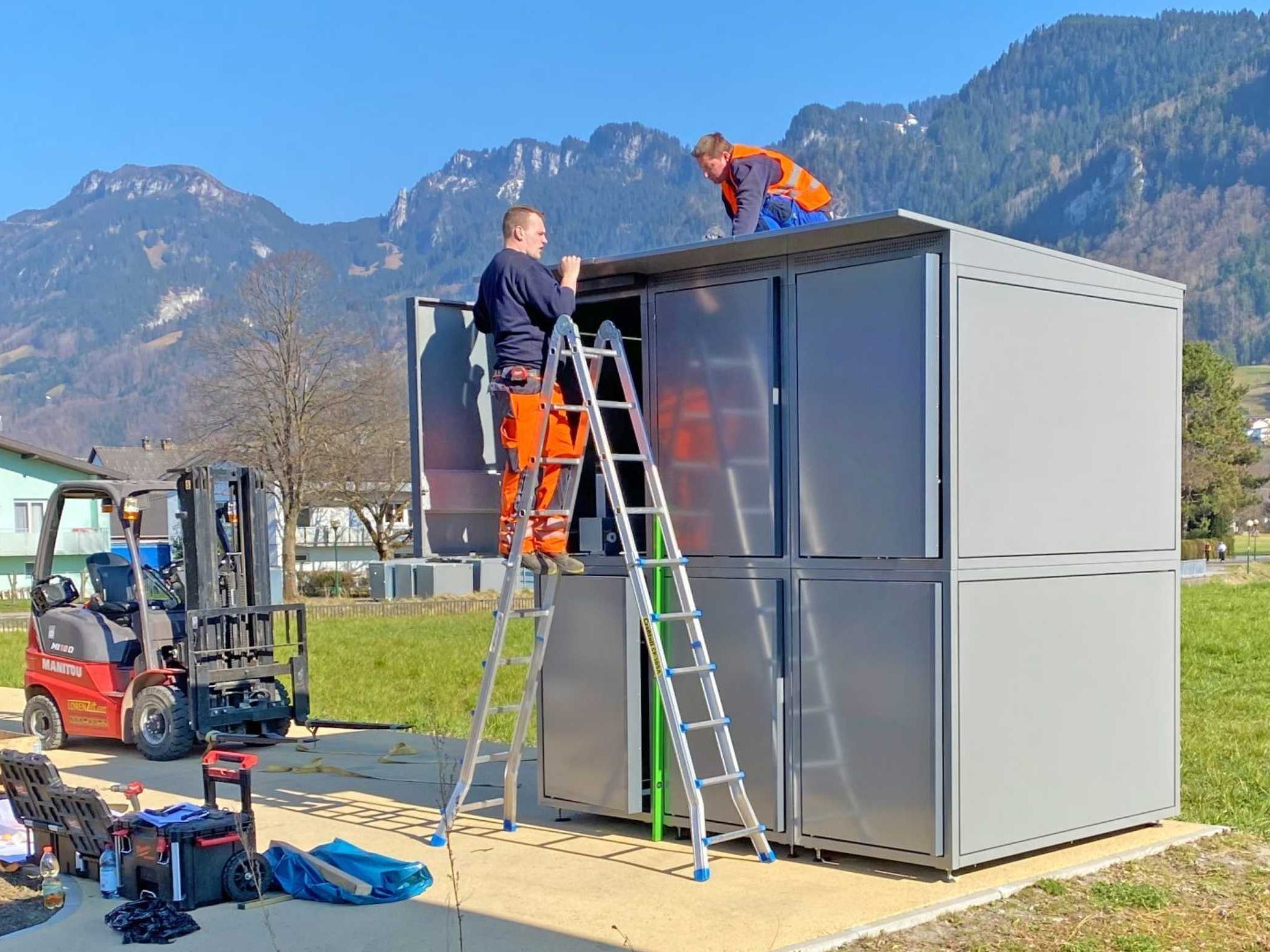 Am Altacher Bahnhof wurden insgesamt 80 neue Fahrradboxen errichtet Am Altacher Bahnhof wurden insgesamt 80 neue Fahrradboxen errichtet
