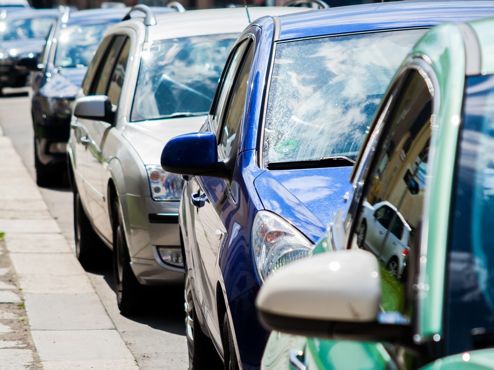 Umfrage in Österreich: Jeder Zehnte, der sich mit seinem Auto zugeparkt vorfindet, lässt abschleppen Umfrage in Österreich: Jeder Zehnte, der sich mit seinem Auto zugeparkt vorfindet, lässt abschleppen