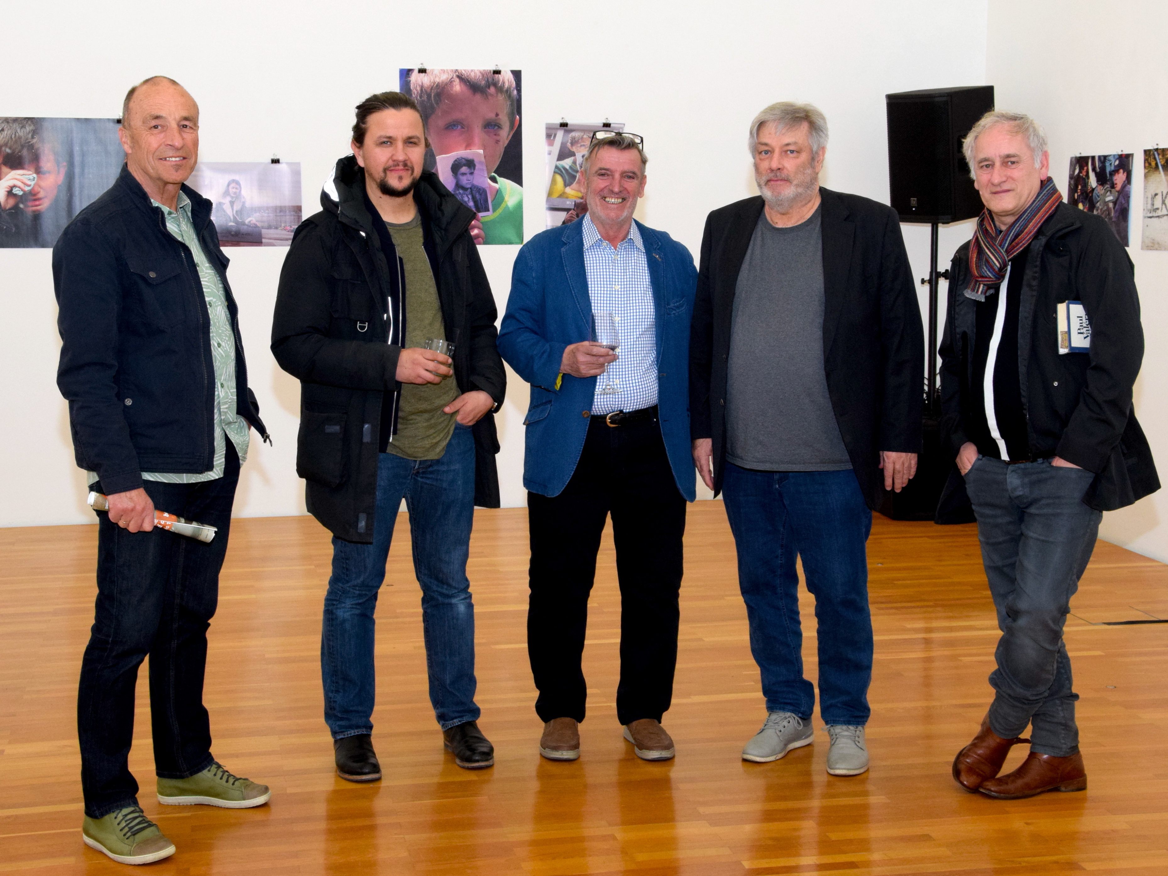 Noch bis Karsamstag, 16. April 2022, ist in der Galerie allerArt eine berührende Ausstellung von Hazir Reka zu sehen.