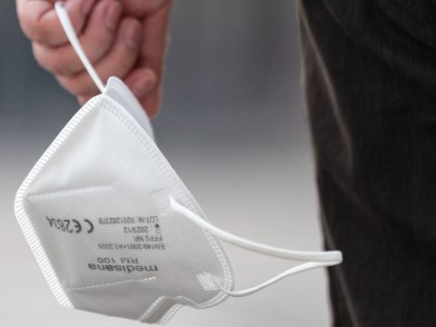 Ein junger Mann trug in einem Wiener Bus keine Maske - und rastete mittels Messer aus Ein junger Mann trug in einem Wiener Bus keine Maske - und rastete mittels Messer aus
