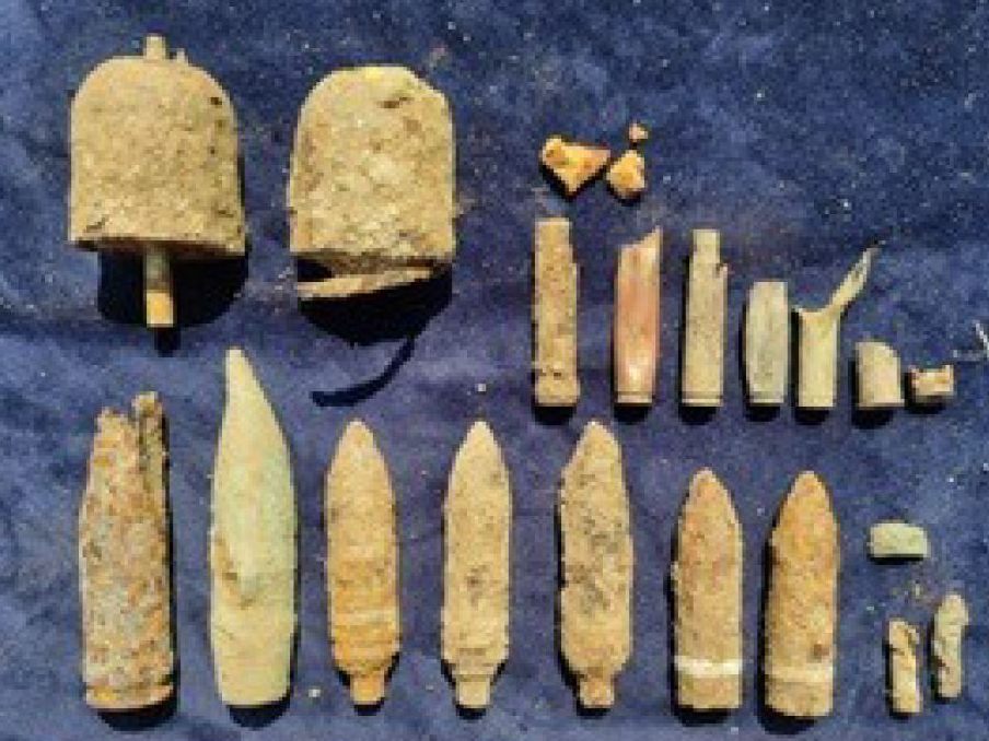 Ein Mann entdeckte am Johannesberg in Wien-Favoriten Wurfgranaten und Geschosse aus dem Ersten Weltkrieg. Ein Mann entdeckte am Johannesberg in Wien-Favoriten Wurfgranaten und Geschosse aus dem Ersten Weltkrieg.
