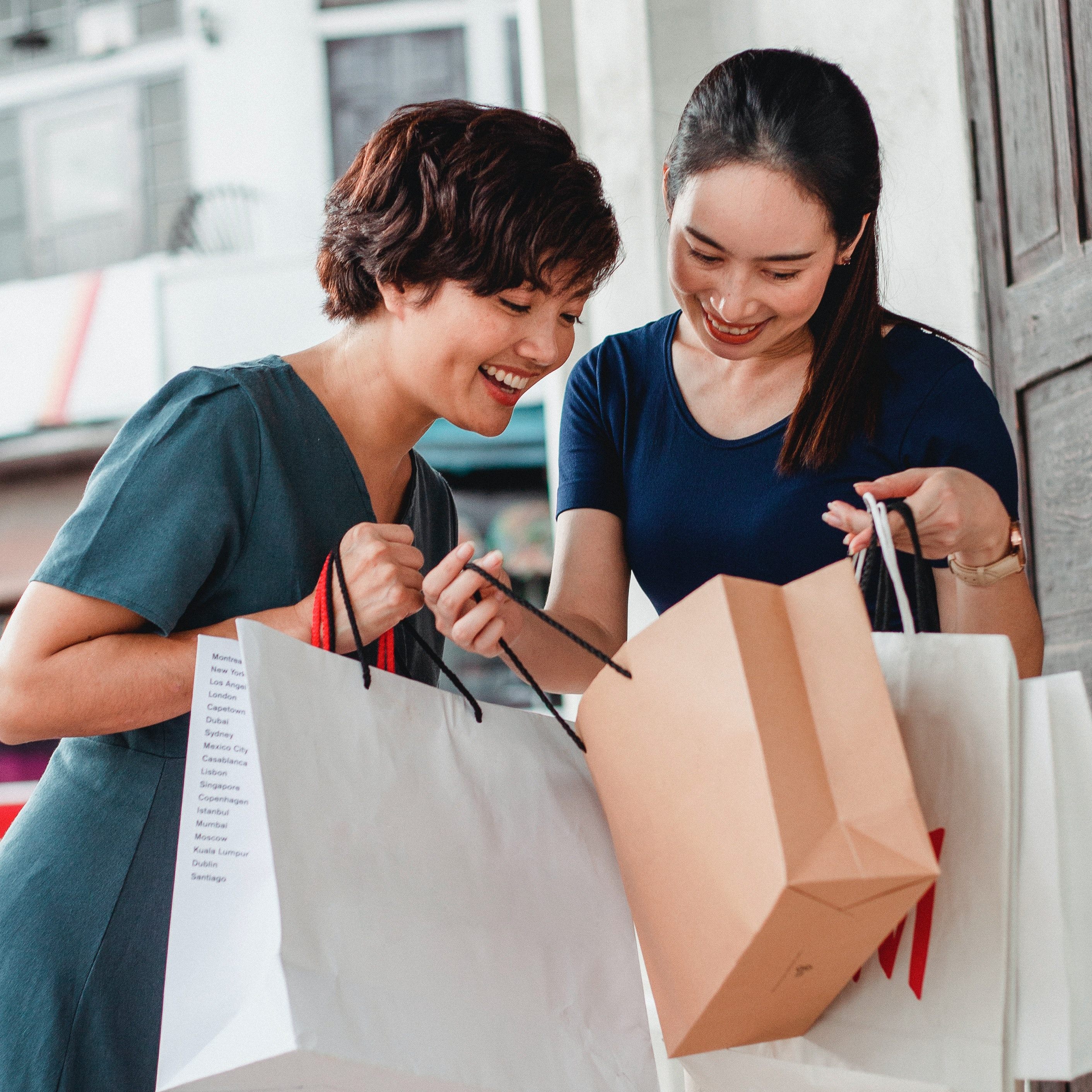 Wer Lust auf Shopping hat: Am Woman Day (7. April 2022) warten in vielen Shops online und offline Rabatte