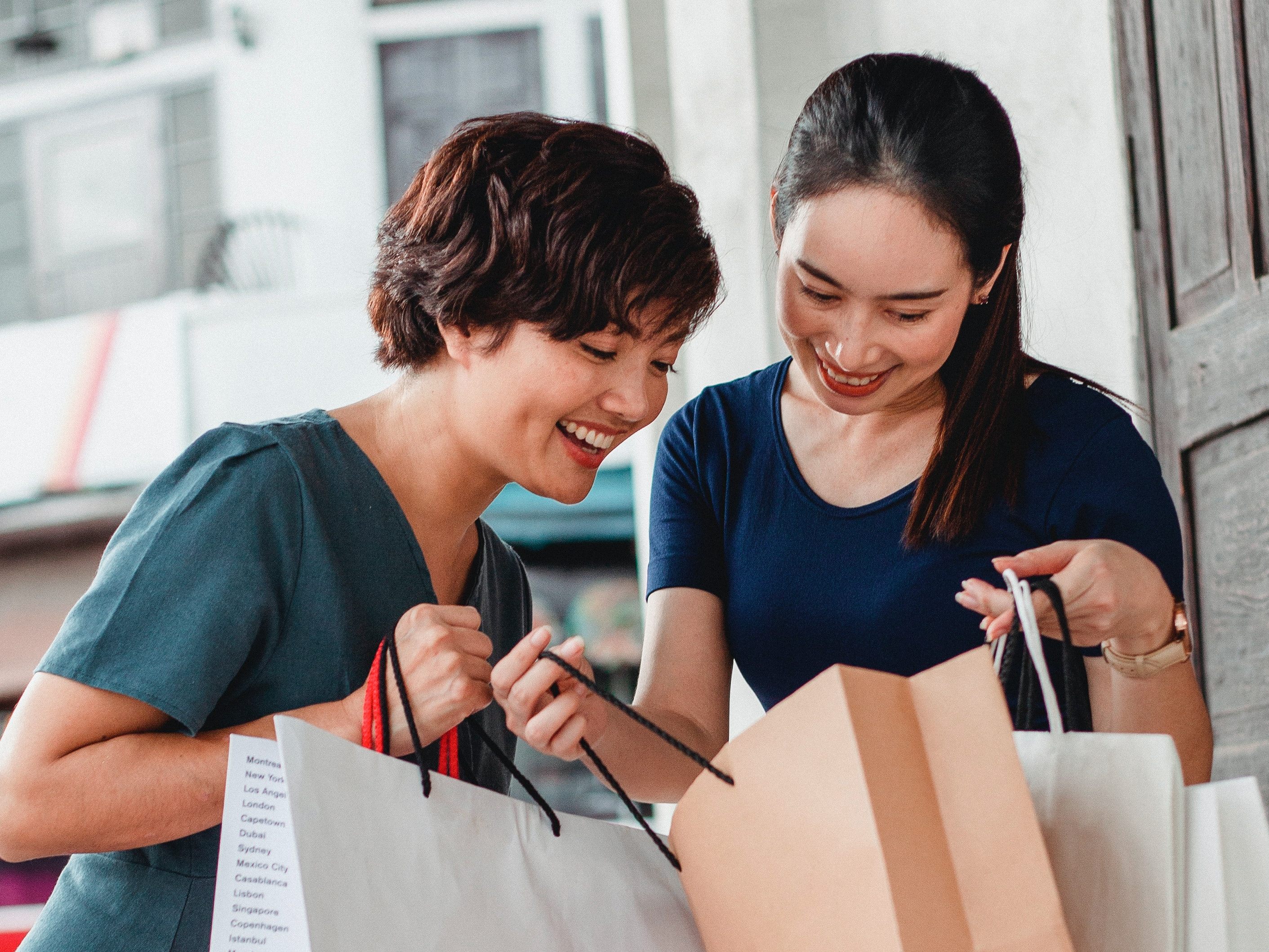 Wer Lust auf Shopping hat: Am Woman Day (7. April 2022) warten in vielen Shops online und offline Rabatte