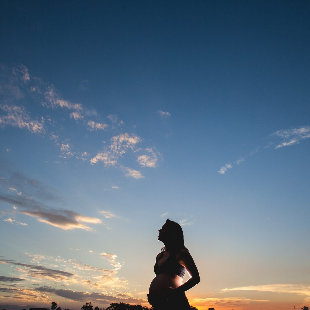 80 bis 100 Gramm weniger pro 1000 Höhenmeter des mütterlichen Wohnortes bringen Babys laut einer Studie auf die Waage