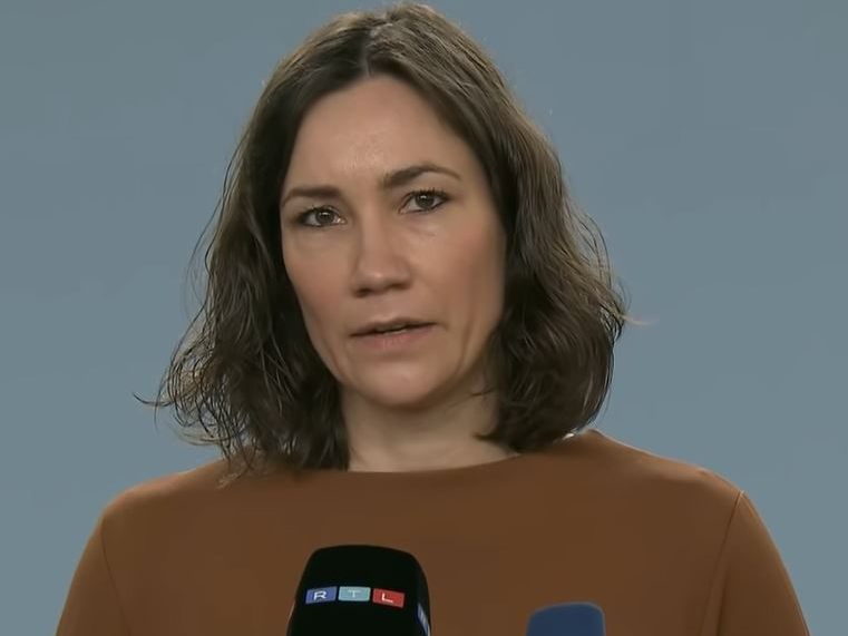 Bizarre Pressekonferenz der deutschen Familienministerin Anne Spiegel.
