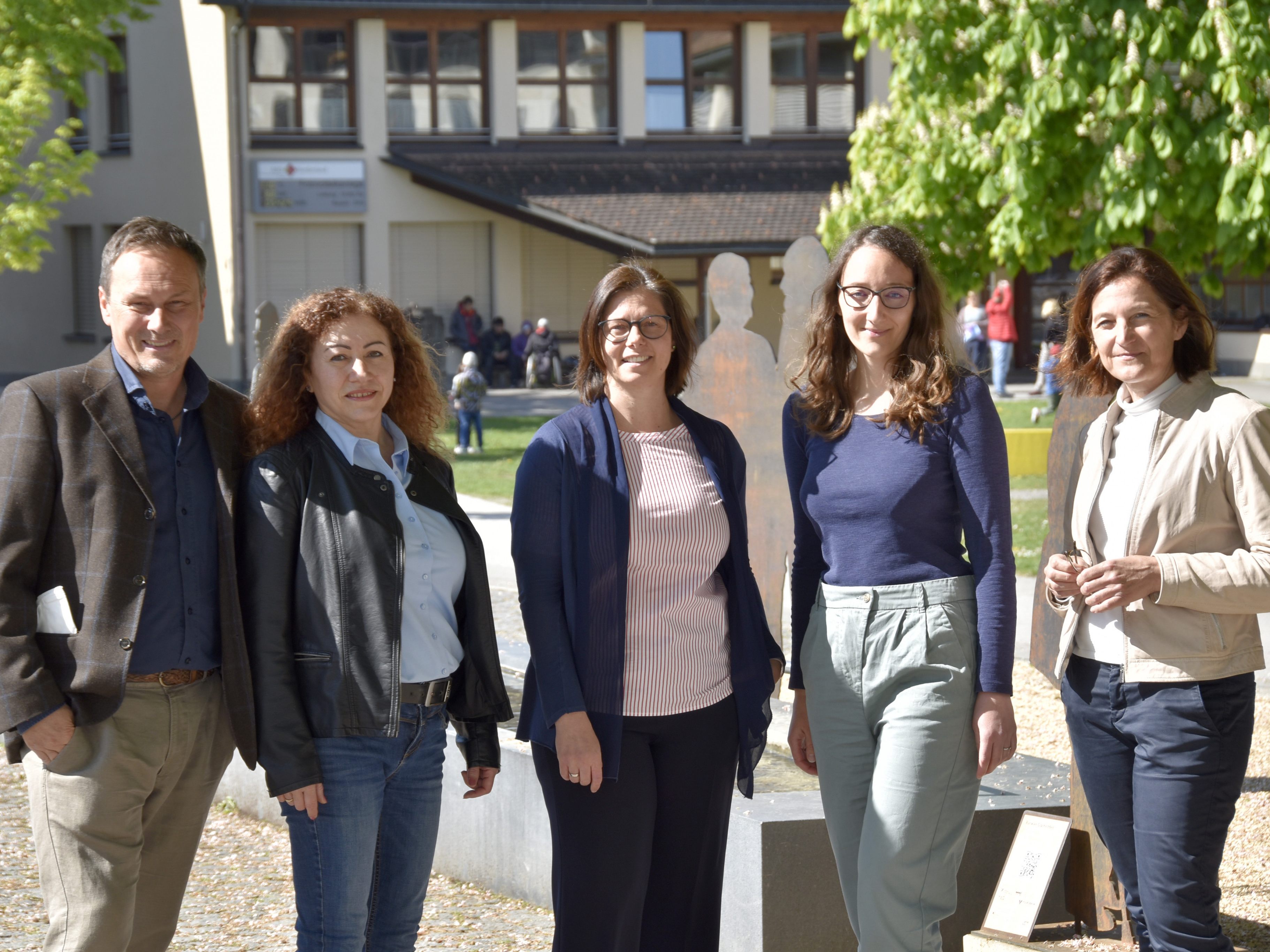 (v.l.) Michael Müller und Taliye Hämmerle (beide Gemeinwesenstelle), Bürgermeisterin Katharina Wöß-Krall, Katharina Parziani (Gemeinwesenstelle) sowie Natalie Wojtech (Bürgerservice Rankweil)