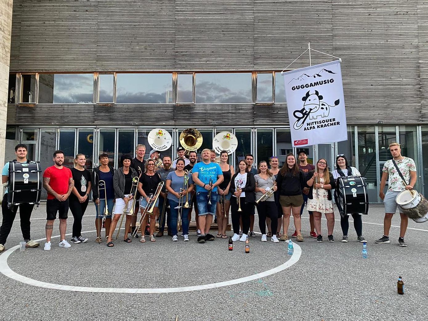 Die Hittisouer Alpa Kracher veranstalten am Samstag die 1. Bregenzerwälder Guggaparty. Die Hittisouer Alpa Kracher veranstalten am Samstag die 1. Bregenzerwälder Guggaparty.