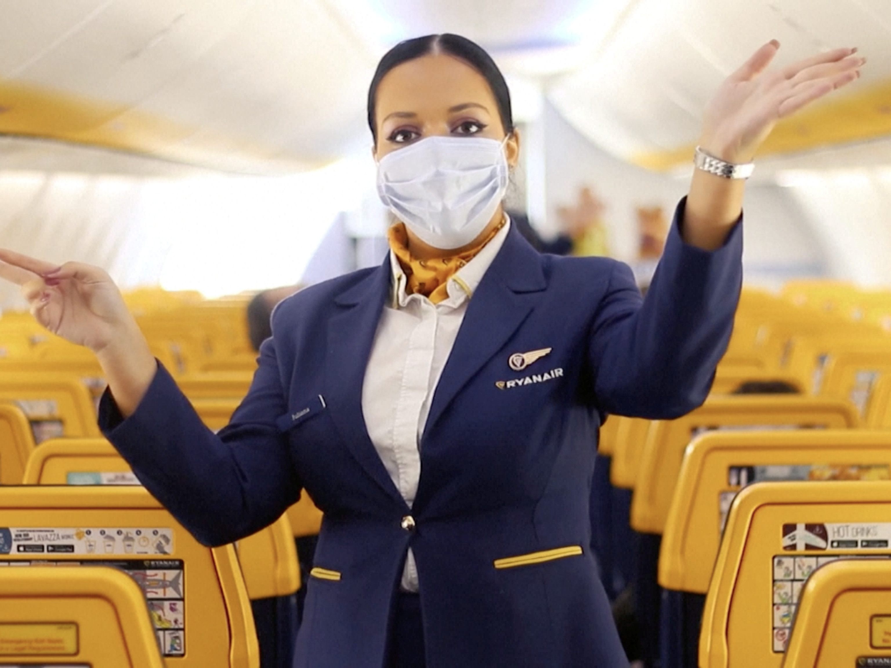 Auf diesen Ryanair-Flügen muss weiterhin Maske getragen werden. Auf diesen Ryanair-Flügen muss weiterhin Maske getragen werden.