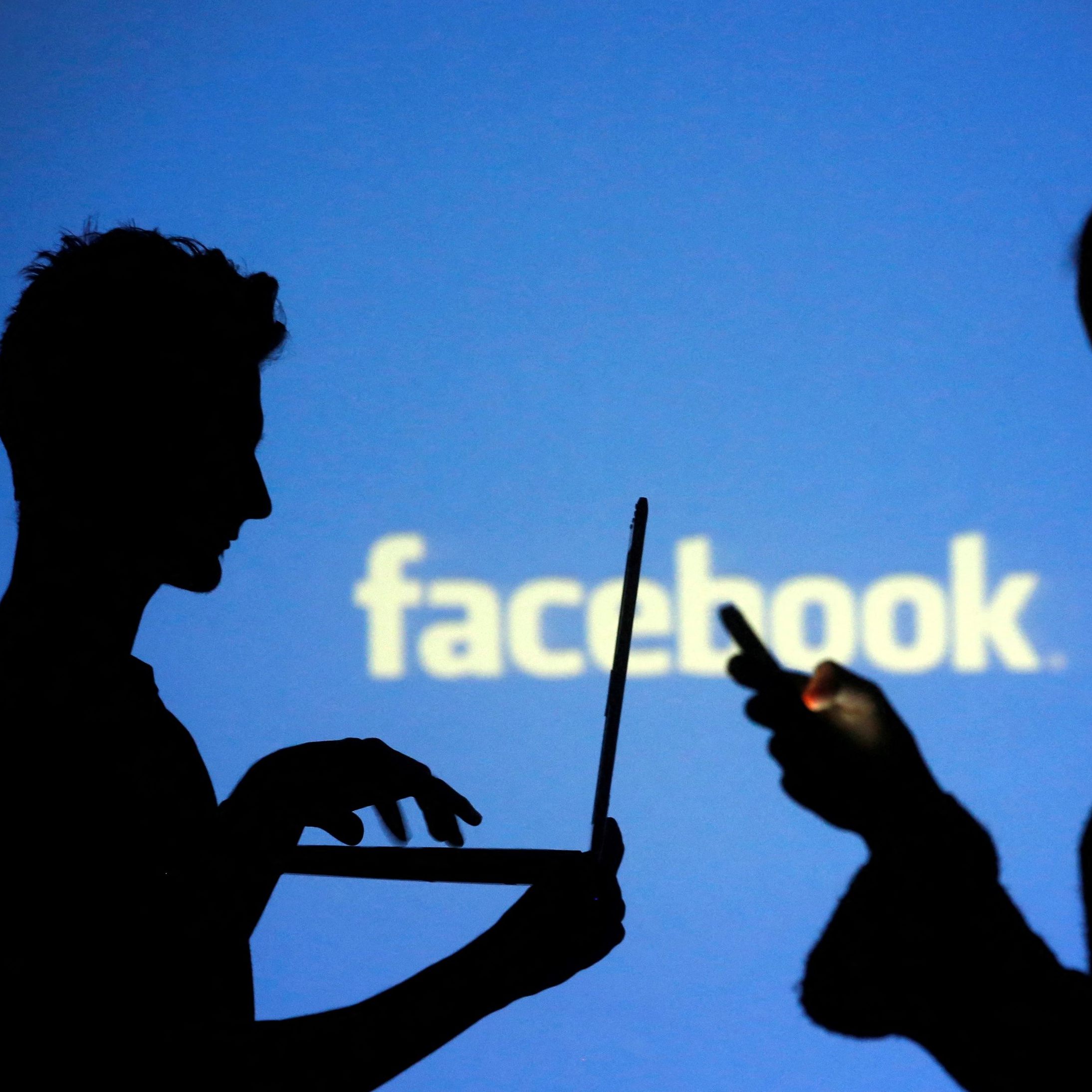 Mit dieser neuen Masche sollen Betrüger Facebook-Nutzer erpressen.