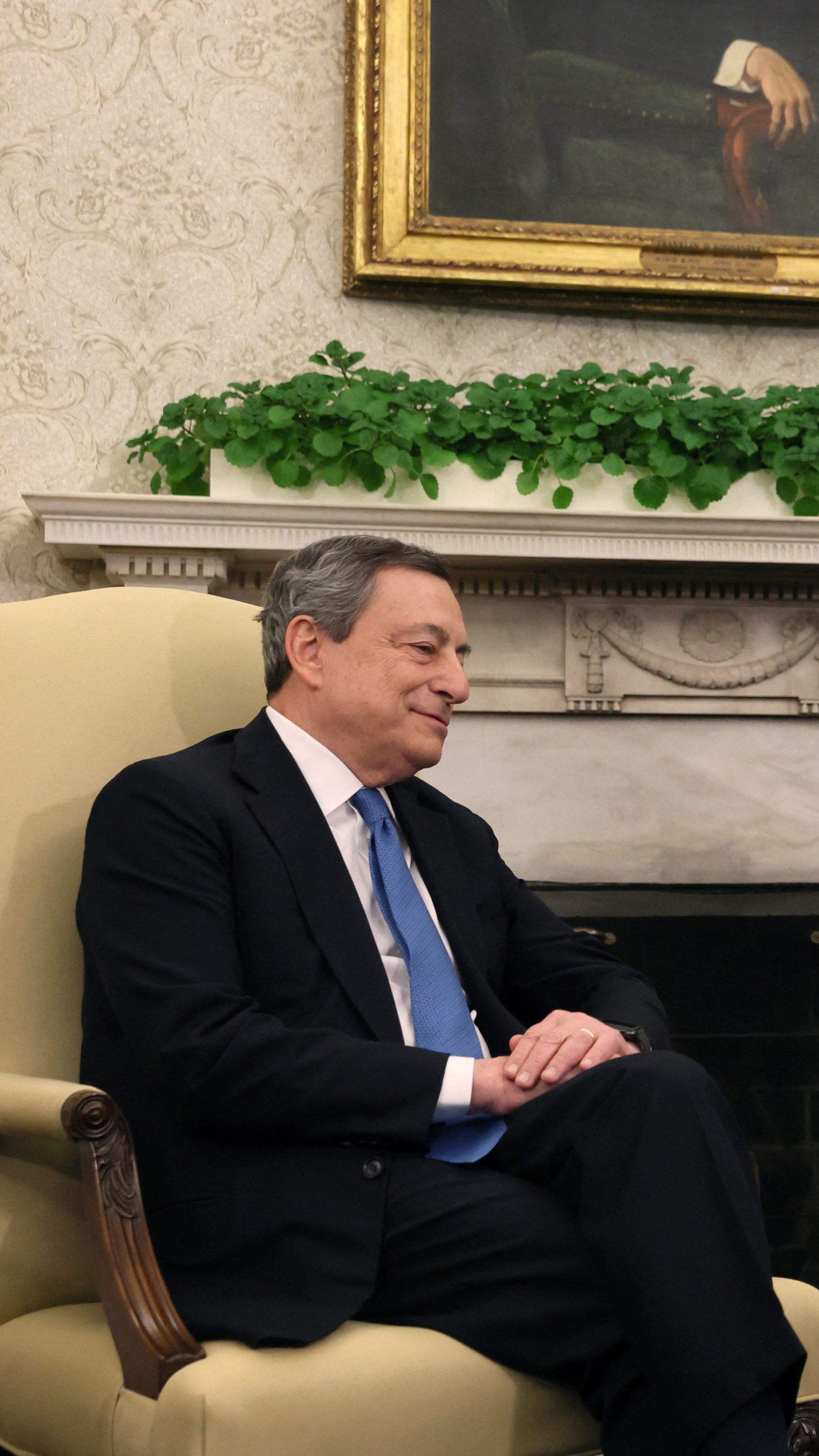 Der italienische Ministerpräsident Mario Draghi bei seinem Besuch von US-Präsident Joe Biden im Oval Office im Weißen Haus.