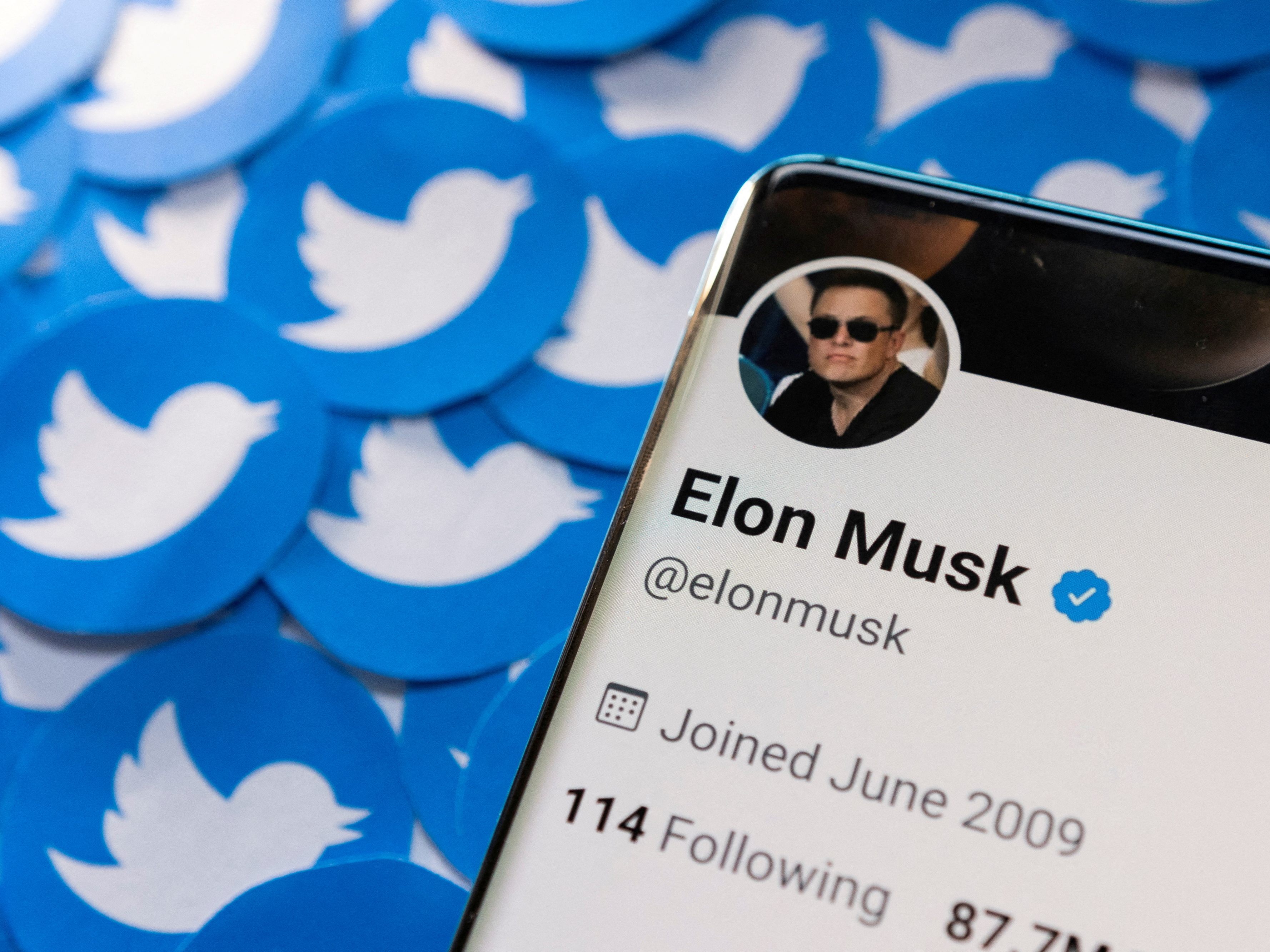 Musk legt Twitter-Übernahme auf Ei. Musk legt Twitter-Übernahme auf Ei.
