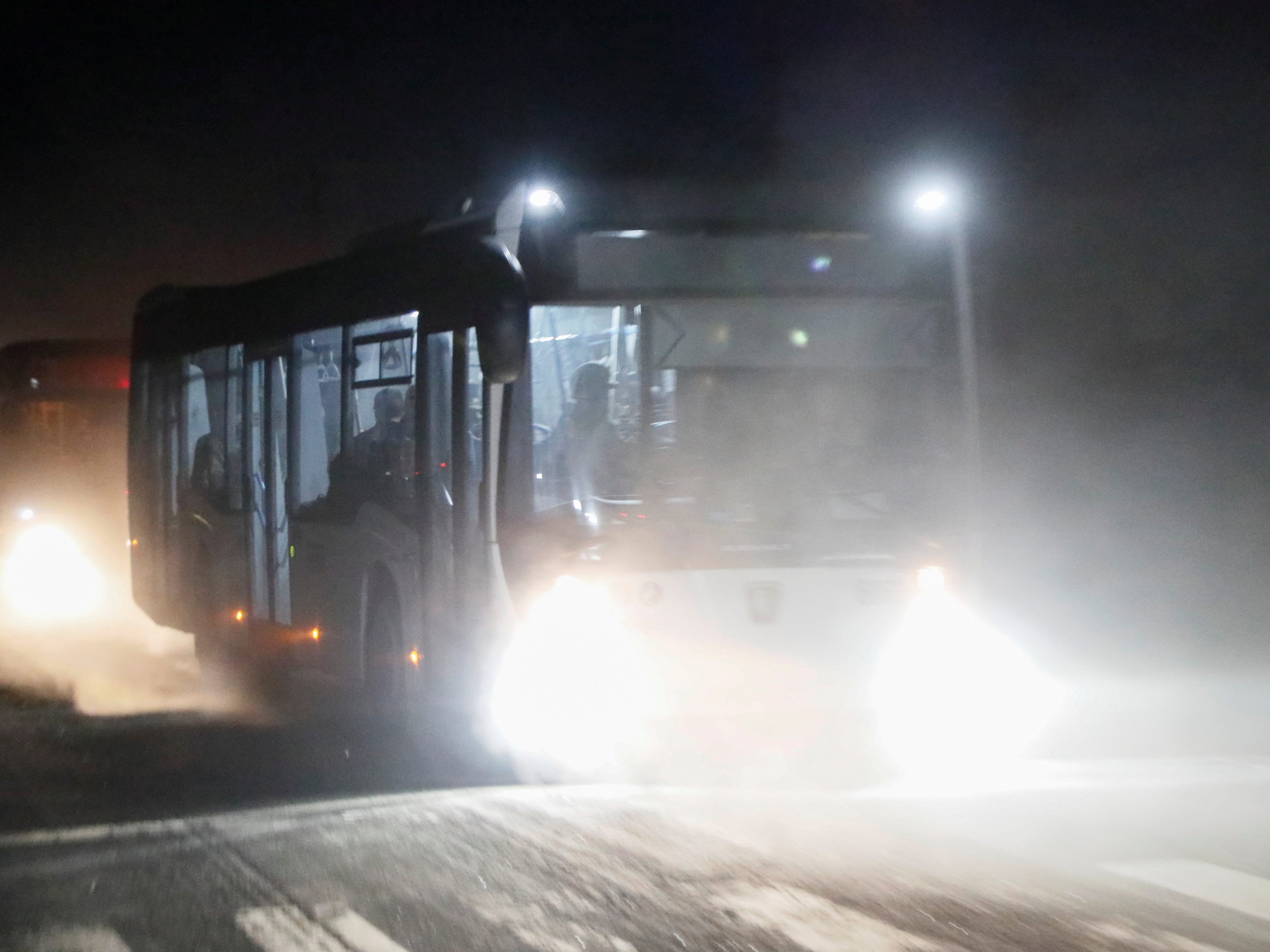 Mehr als 260 Soldaten verließen das Stahlwerk in Mariupol