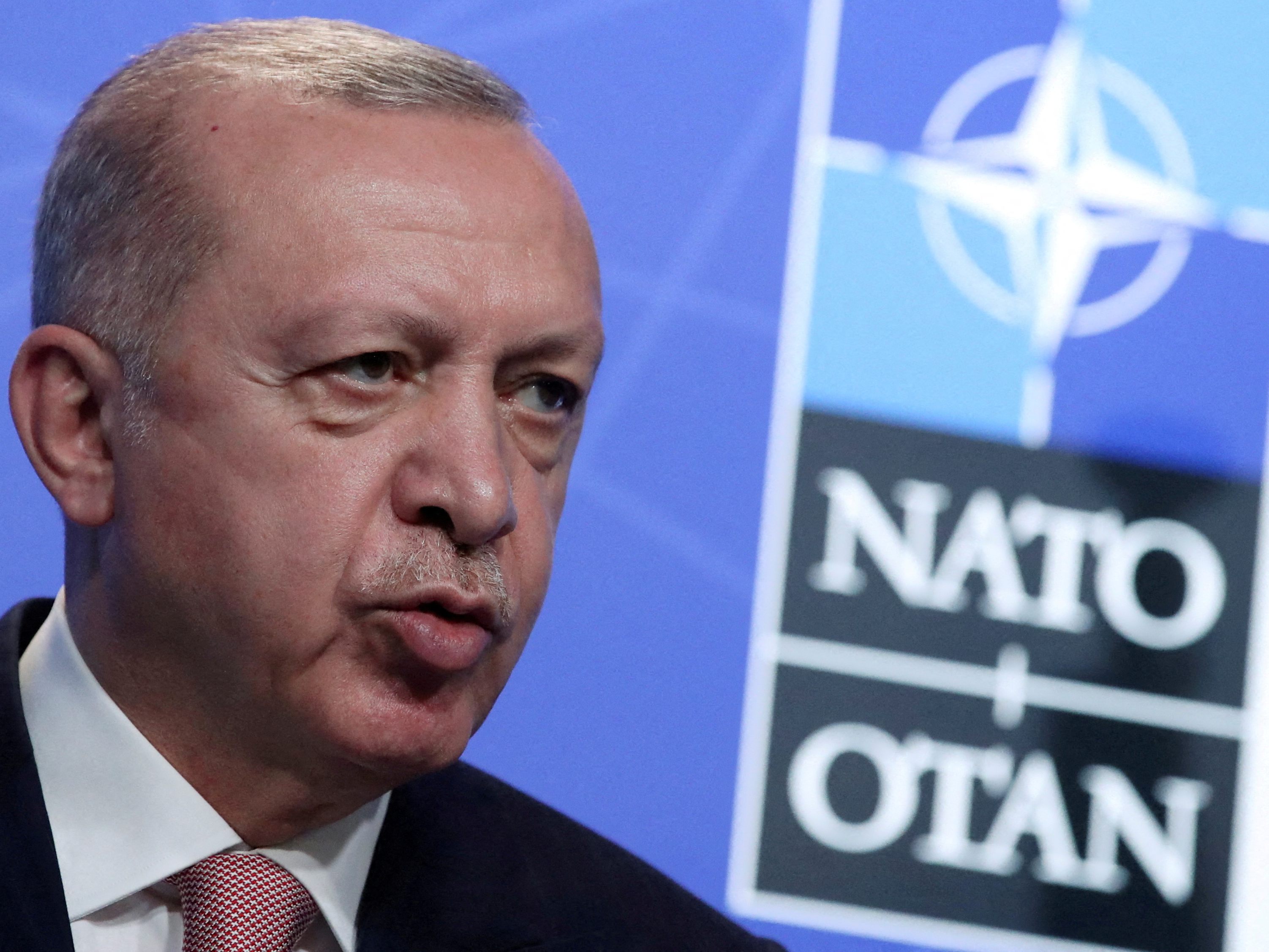 Erdogan blockiert weiter den NATO-Beitritt Finnlands und Schwedens Erdogan blockiert weiter den NATO-Beitritt Finnlands und Schwedens