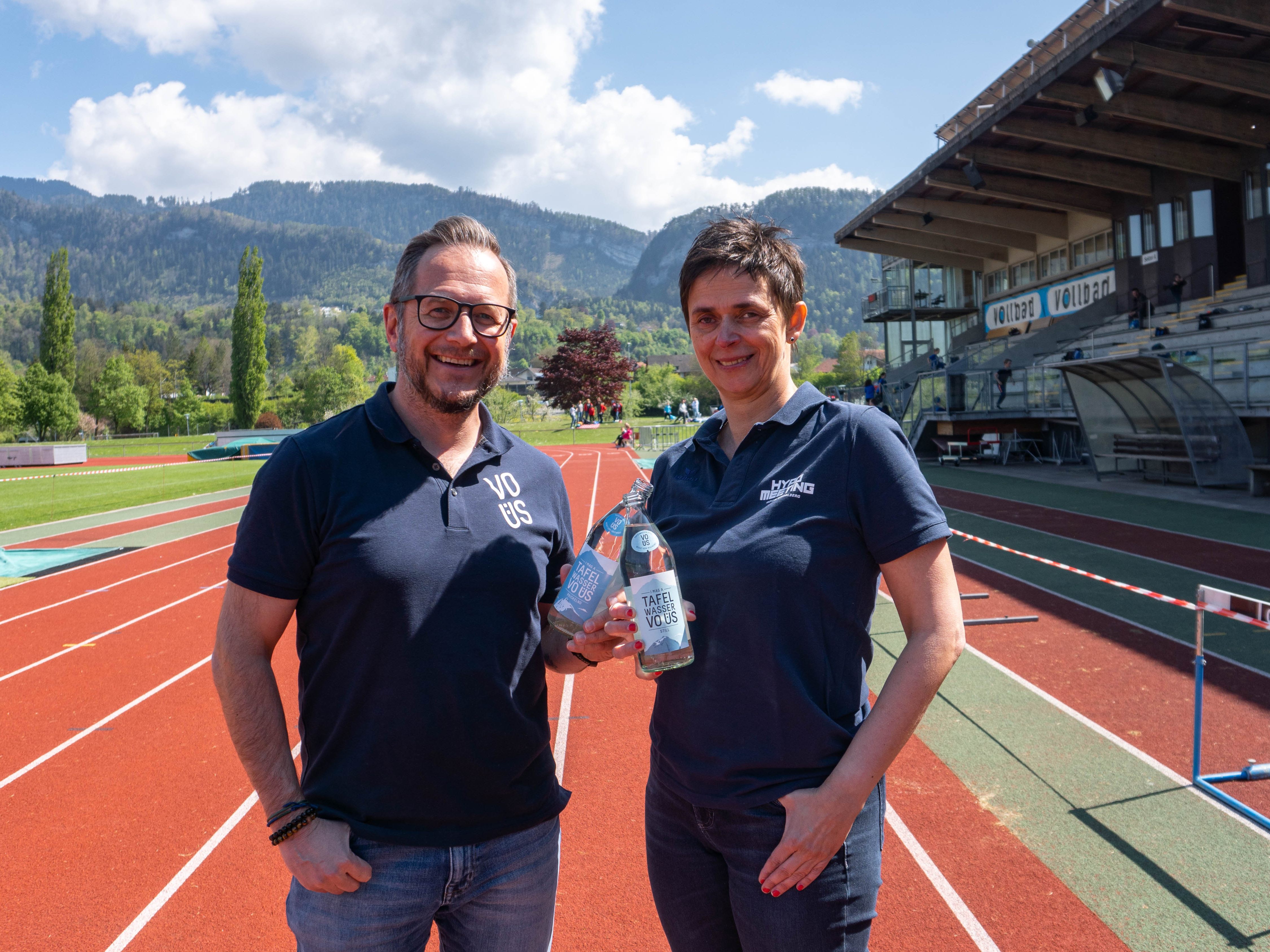 Alexandra Giesinger freut sich über den neuen Sponsor. Alexandra Giesinger freut sich über den neuen Sponsor.