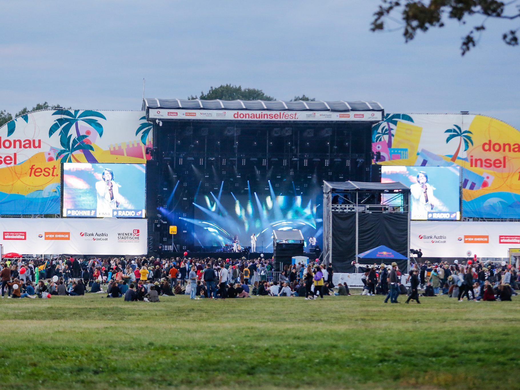 Das komplette Programm und Line-Up zum Wiener Donauinselfest 2022. Das komplette Programm und Line-Up zum Wiener Donauinselfest 2022.