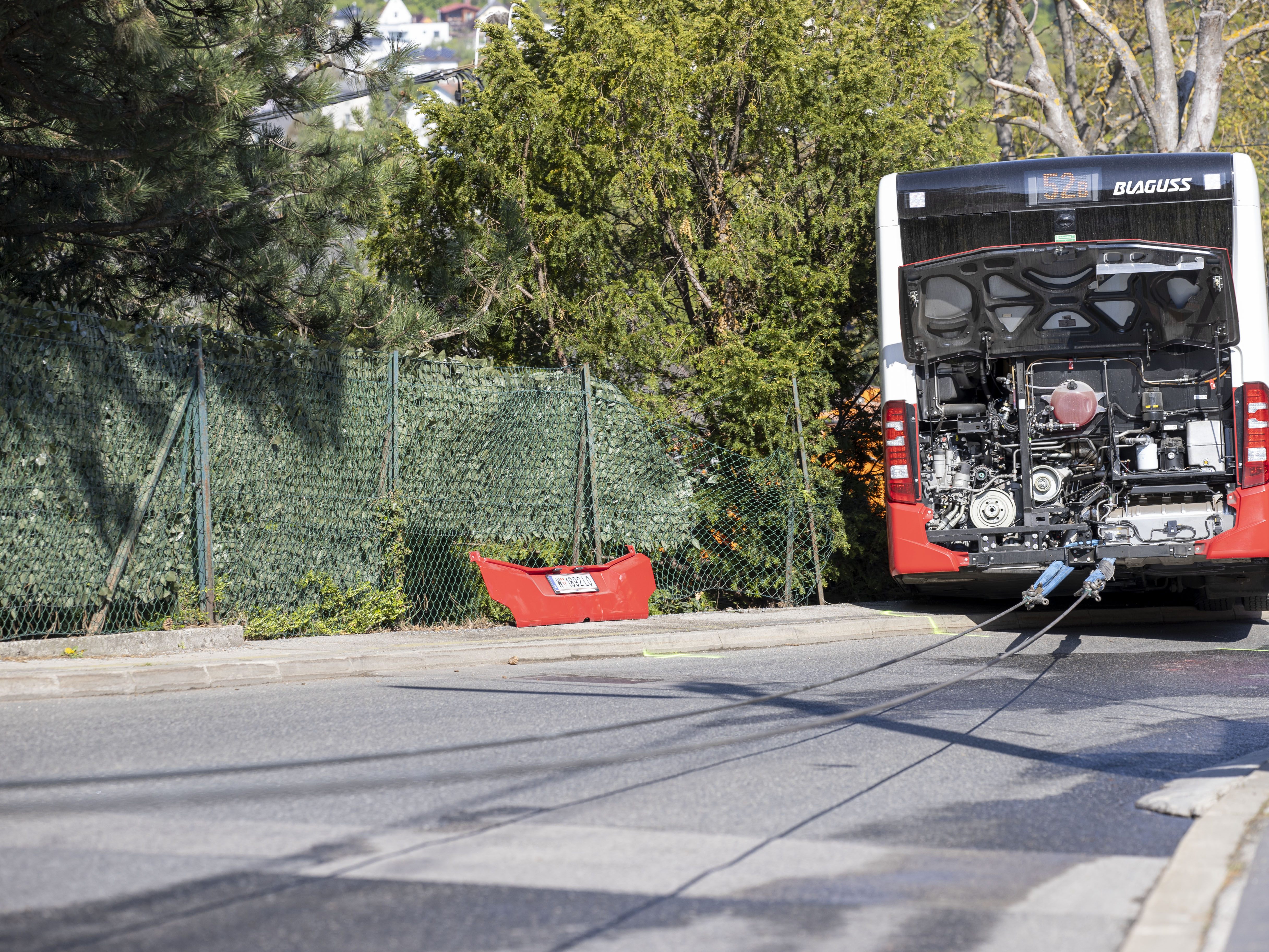 Busunfall in Wien-Penzing: Zustand der Schwerverletzten weiter kritisch Busunfall in Wien-Penzing: Zustand der Schwerverletzten weiter kritisch