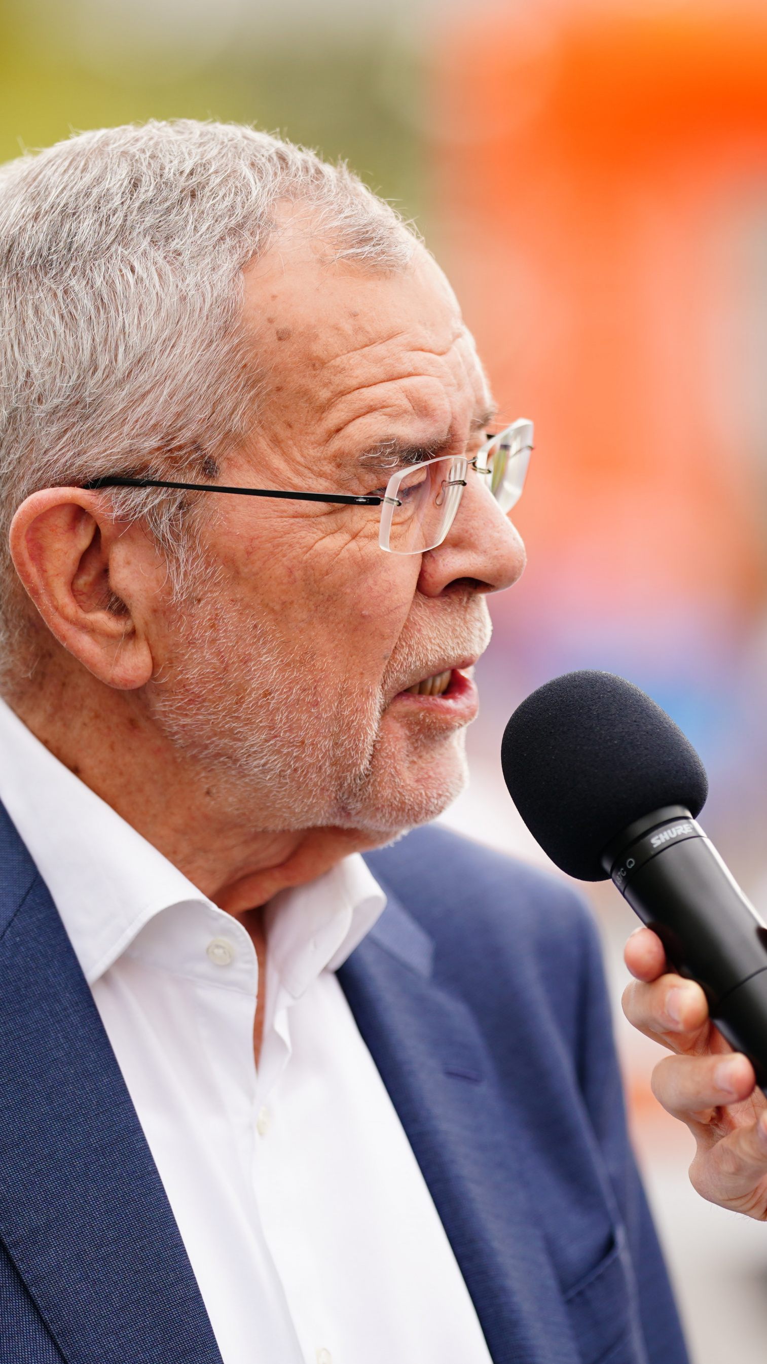 Bundespräsident Alexander van der Bellen will wegen der hohen Inflation das soziale Netz gegen Armut in Österreich dichter knüpfen.