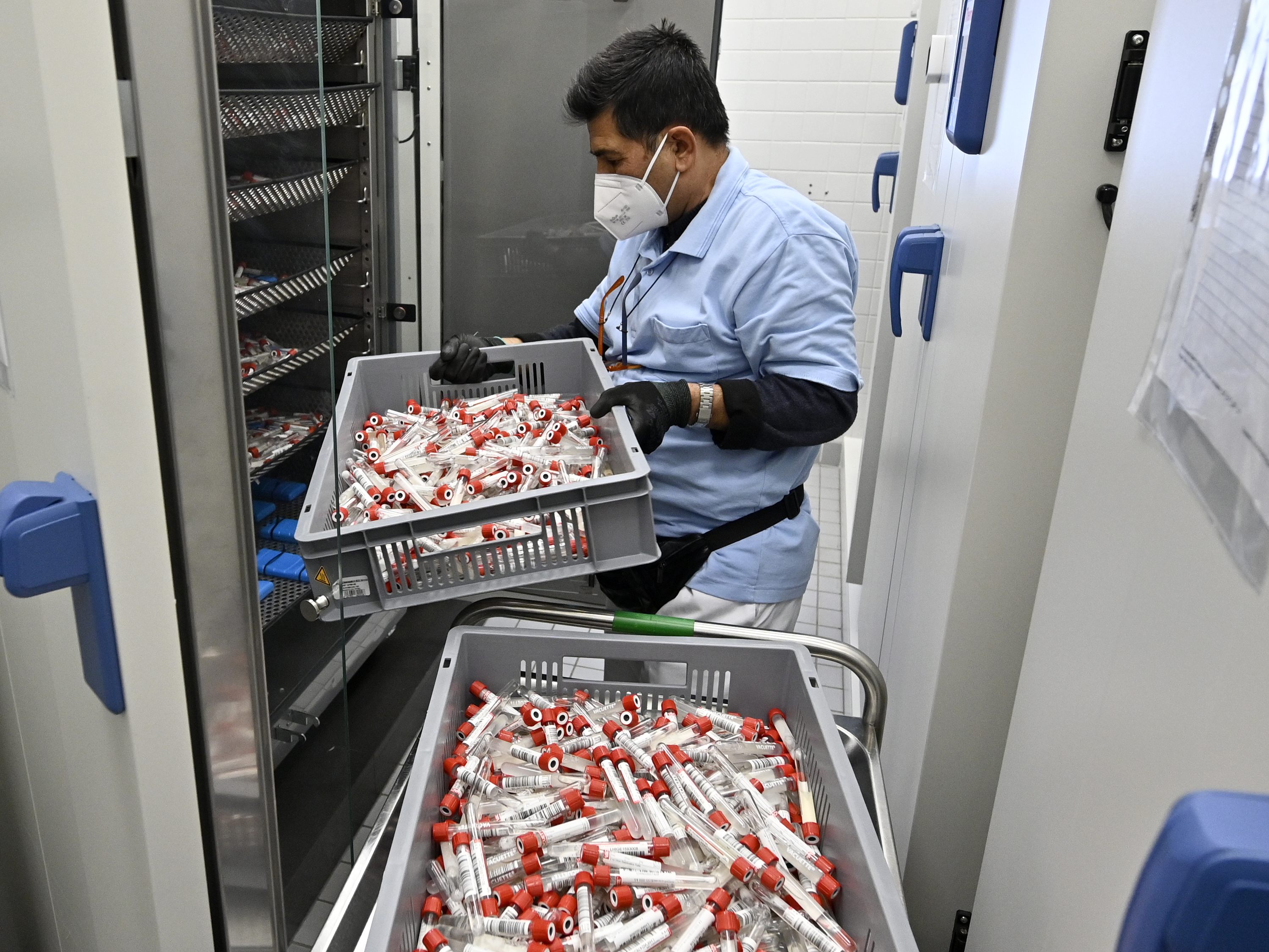 1.766 Corona-Neuinfektionen wurden am Samstag in Österreich gemeldet.