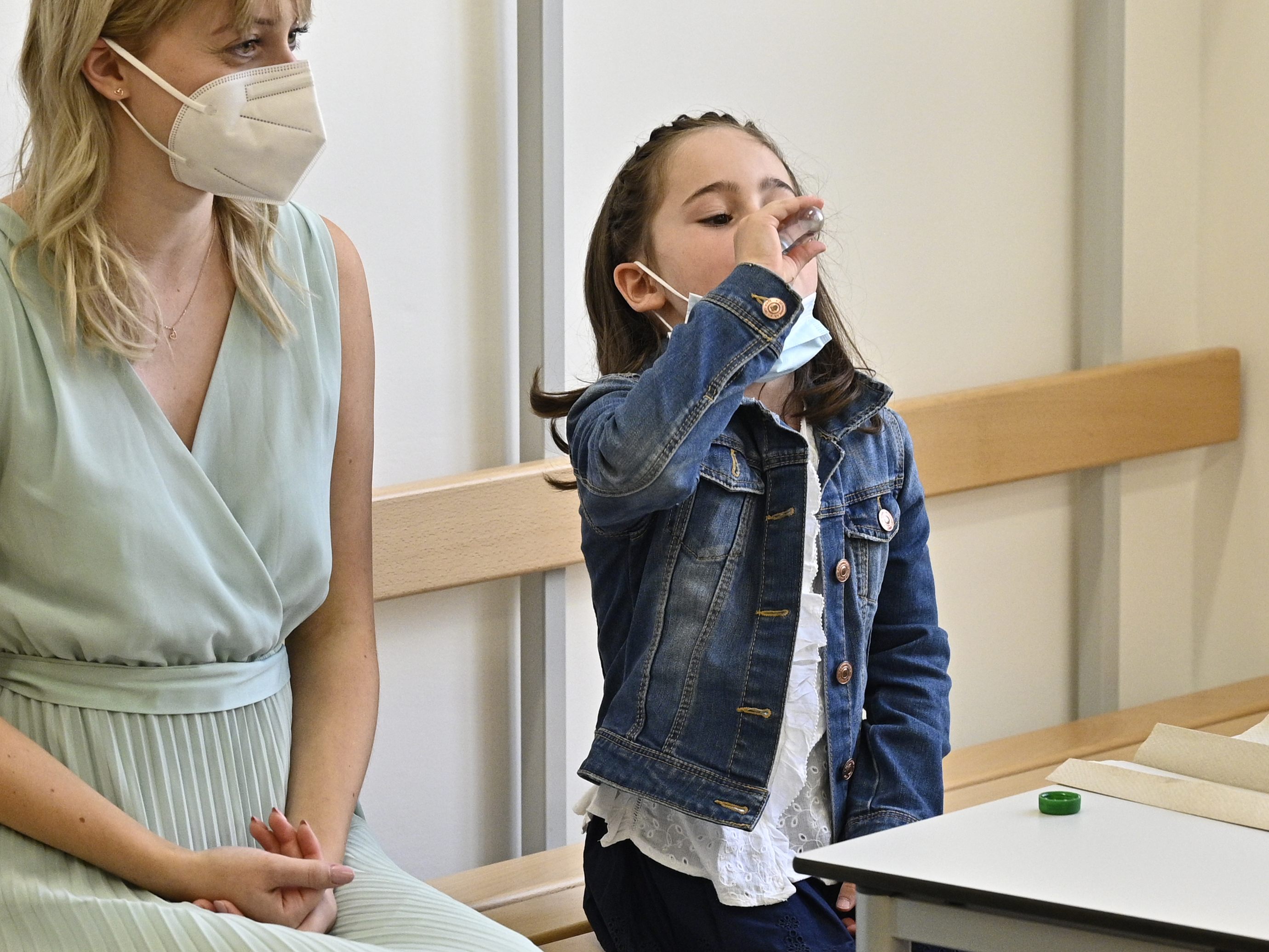 Ab Juni soll es an den Schulen in Österreich keine verpflichtenden Corona-PCR-Tests mehr geben. Ab Juni soll es an den Schulen in Österreich keine verpflichtenden Corona-PCR-Tests mehr geben.