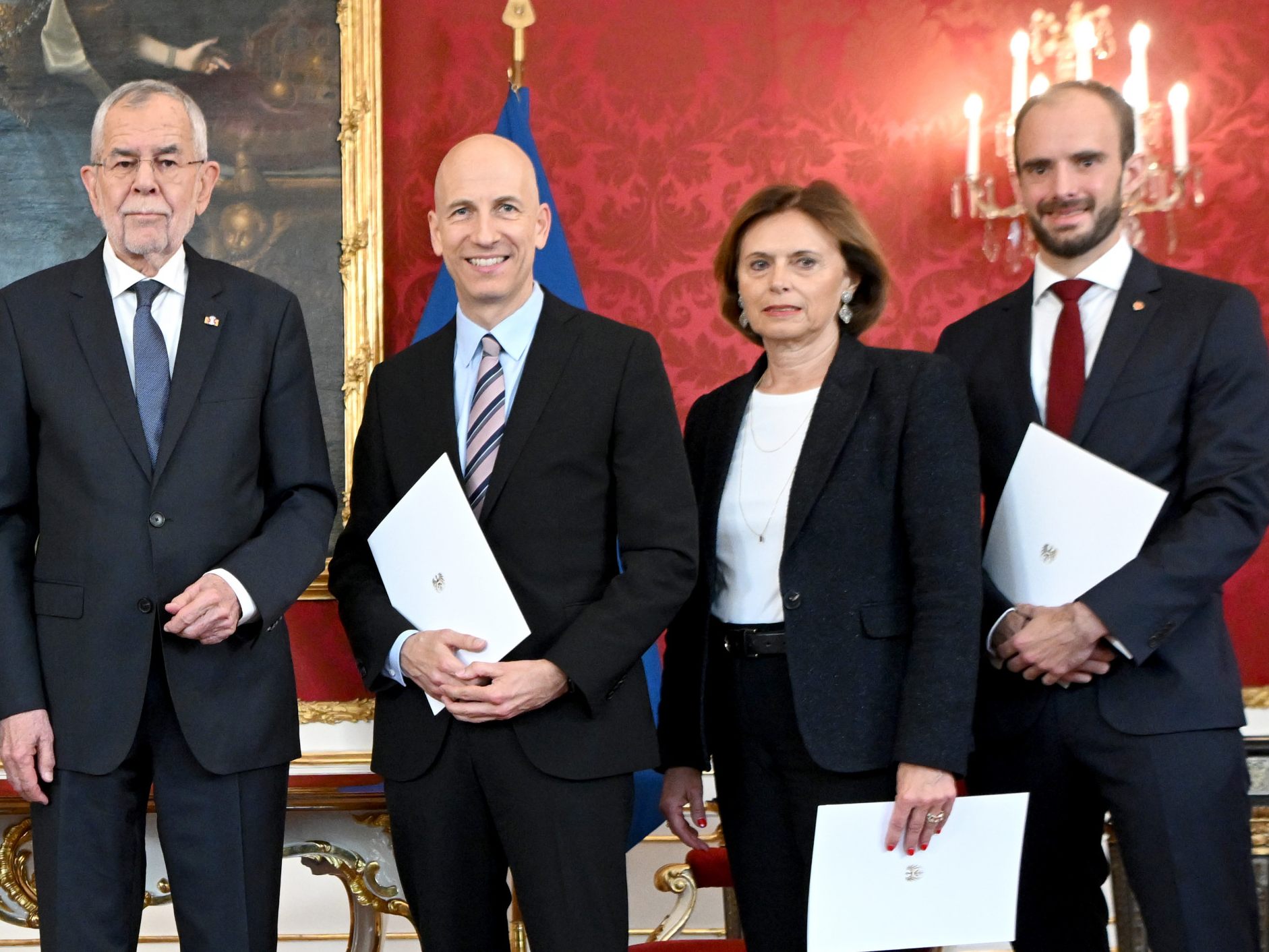 Drei von vier neue Regierungsmitglieder sind angelobt worden