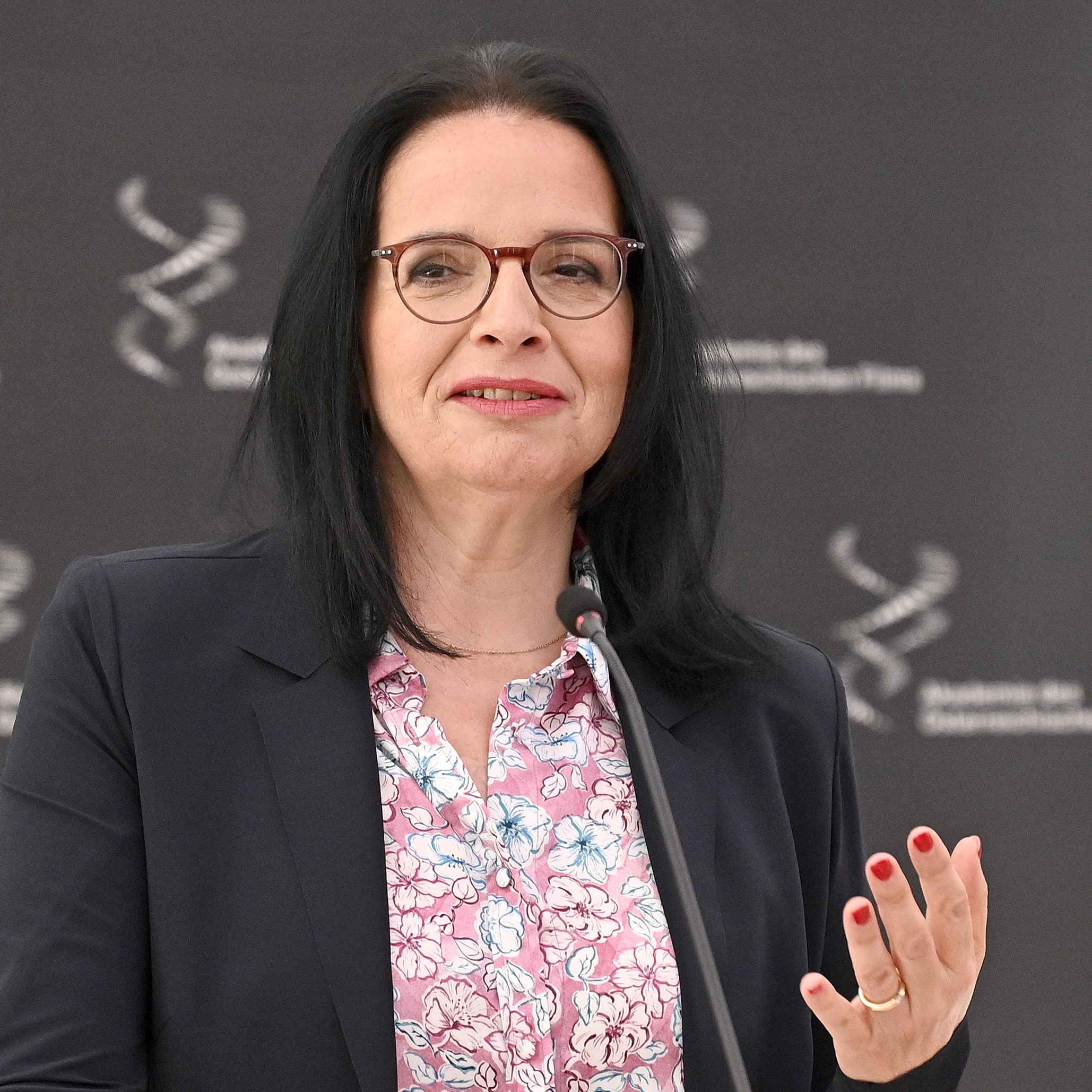 Staatssekretärin Andrea Mayer (Grüne) erarbeitet gemeinsam mit der Branche Kultursponsoring-Richtlinien.