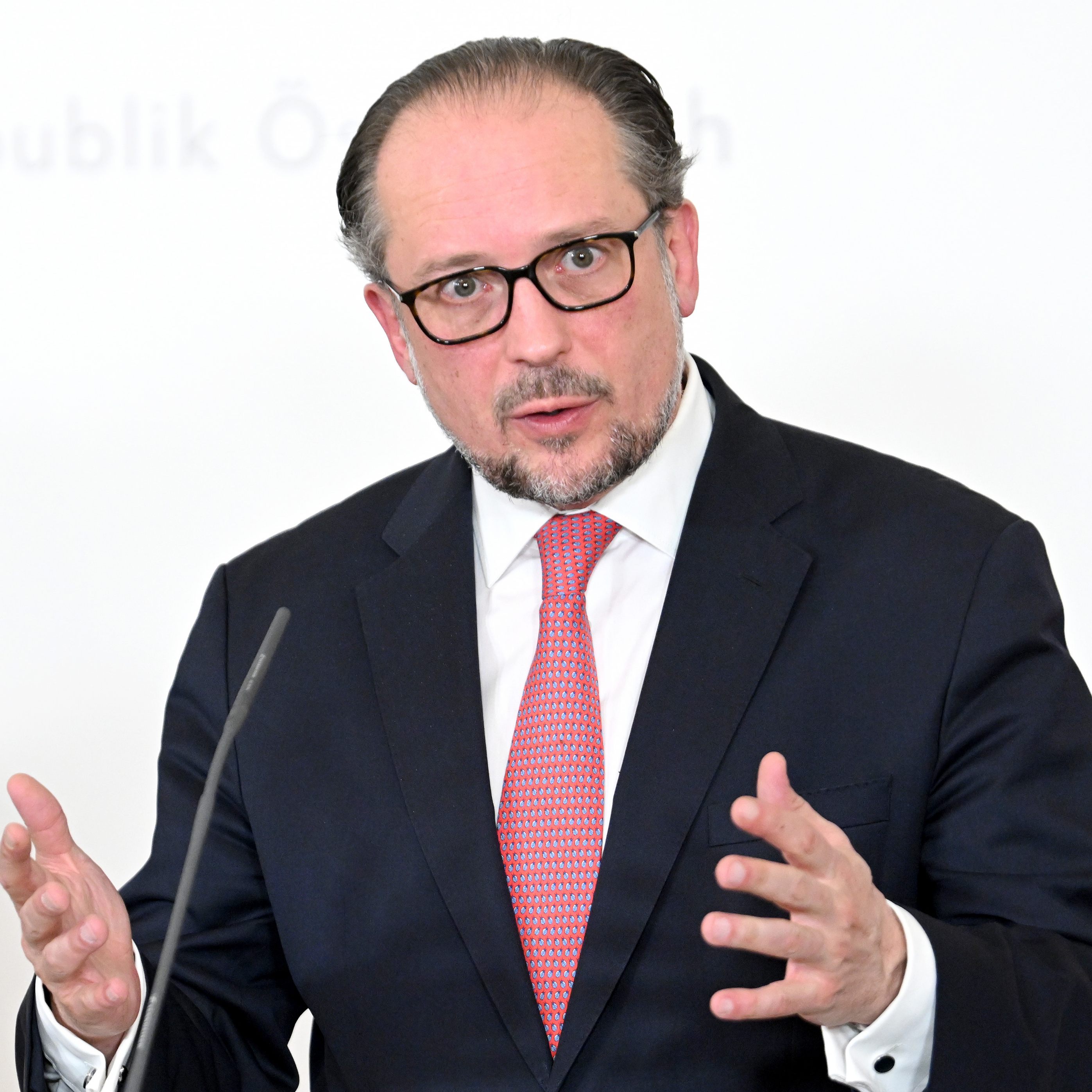 Außenminister Alexander Schallenberg (ÖVP) rechnet mit einer Einigung zum Sanktionspaket gegen Russland "in den nächsten Tagen".