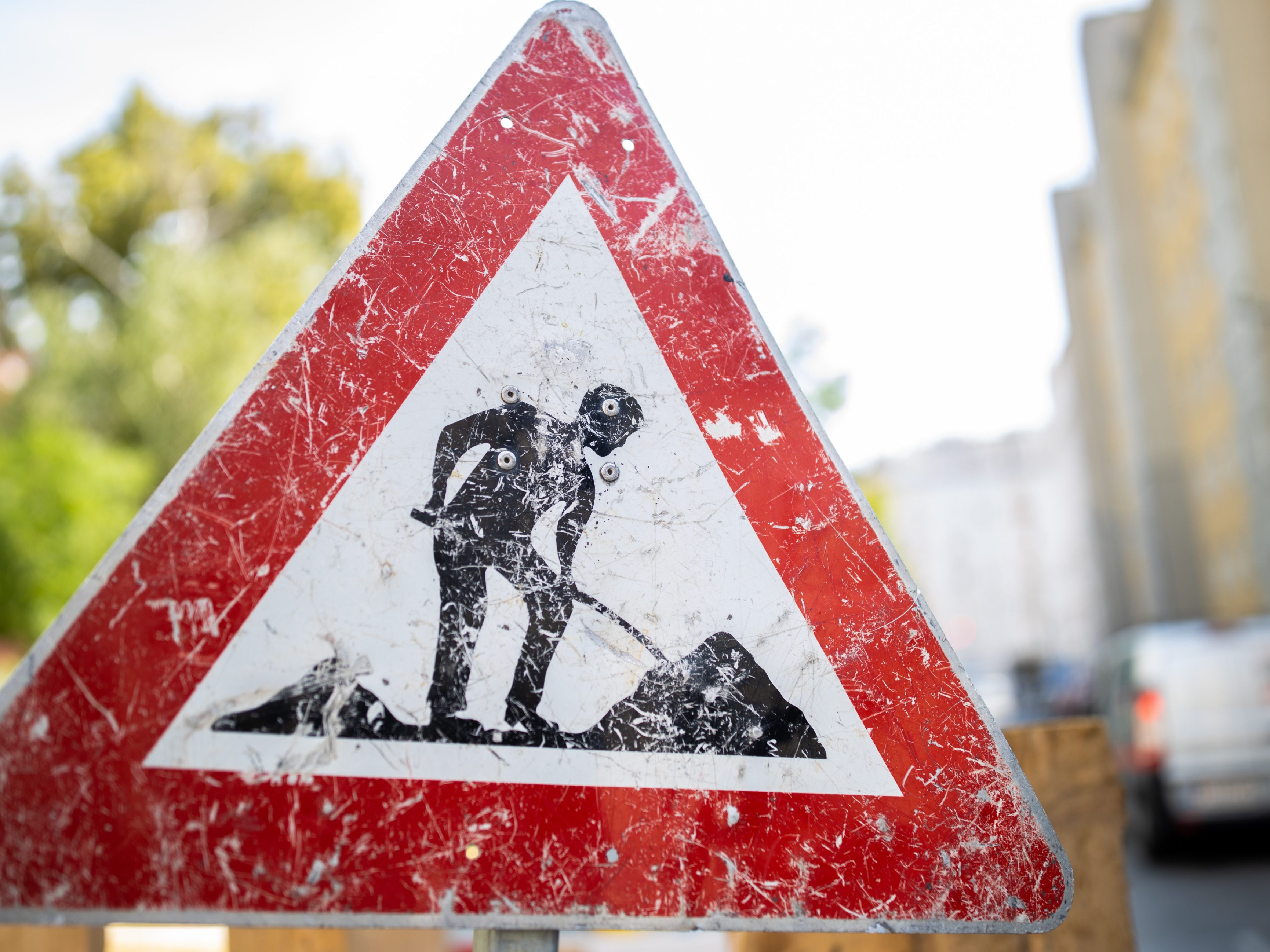 In der Gunoldstraße und in der Muthgasse in Wien-Döbling werden neue Radverkehrsanlagen errichtet.