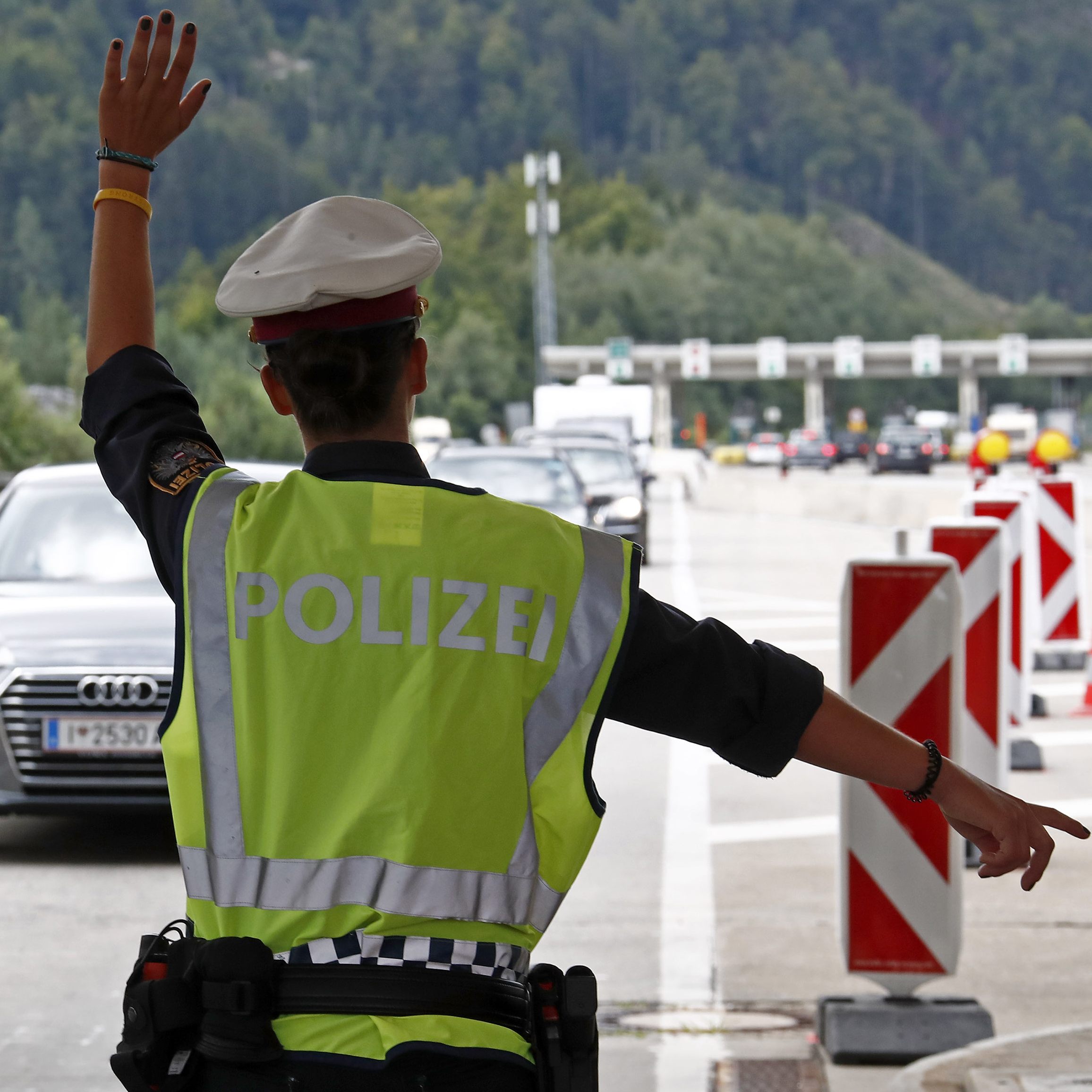Alle Reisebeschränkungen fallen - Reisebranche freut sich.