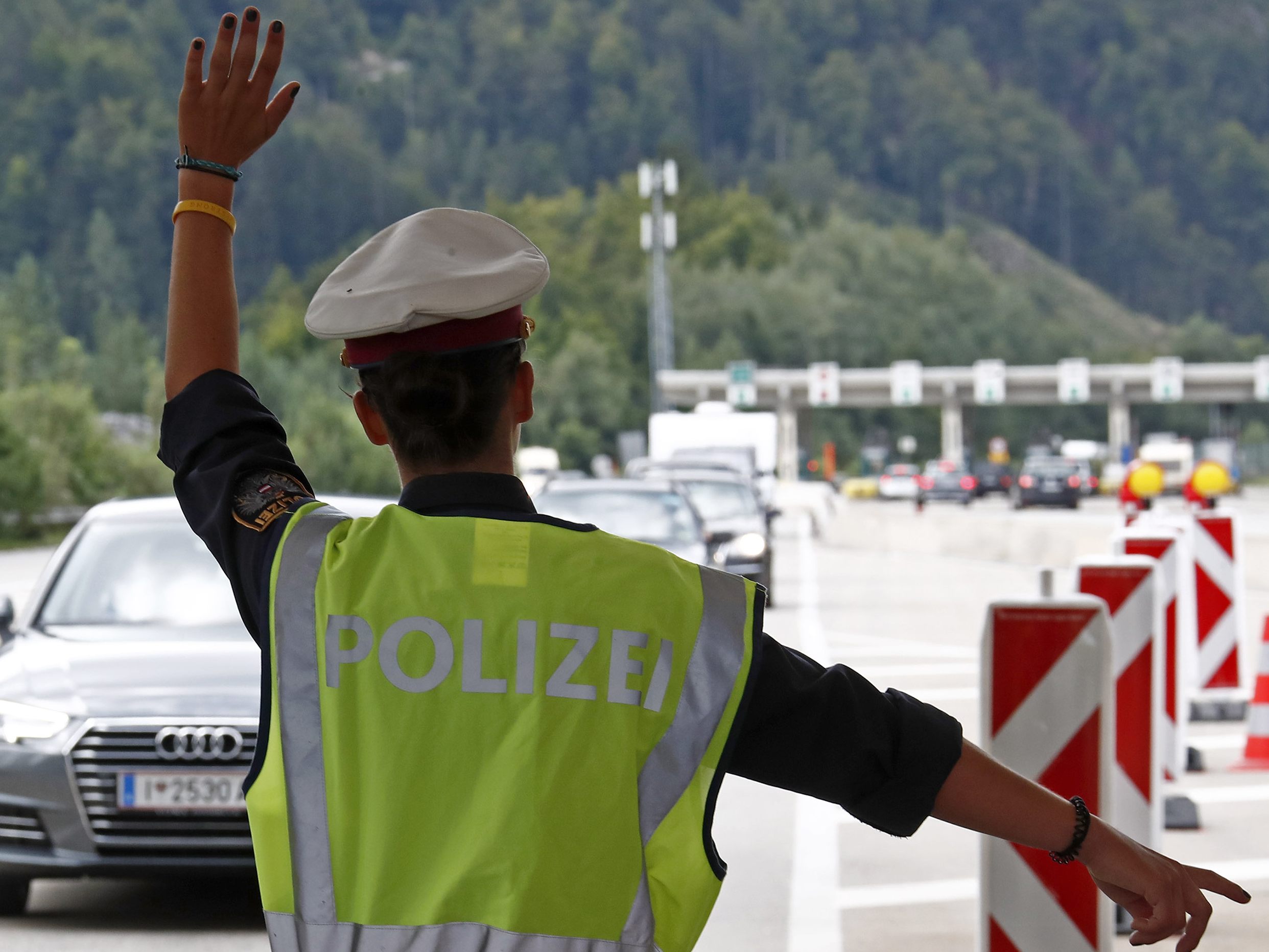 Alle Reisebeschränkungen fallen - Reisebranche freut sich.